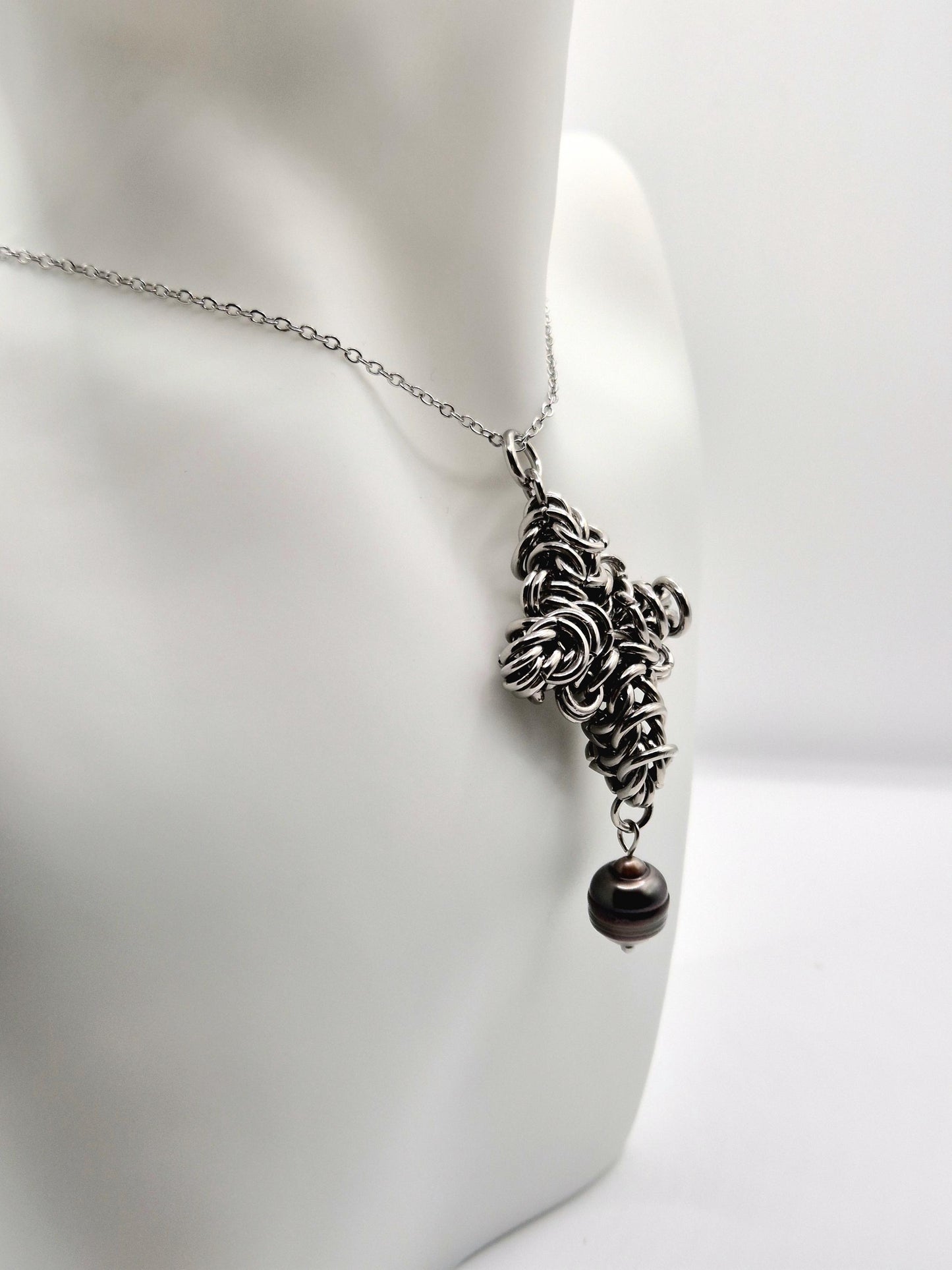 Chainmaille Cross Pendant with Black Tahitian