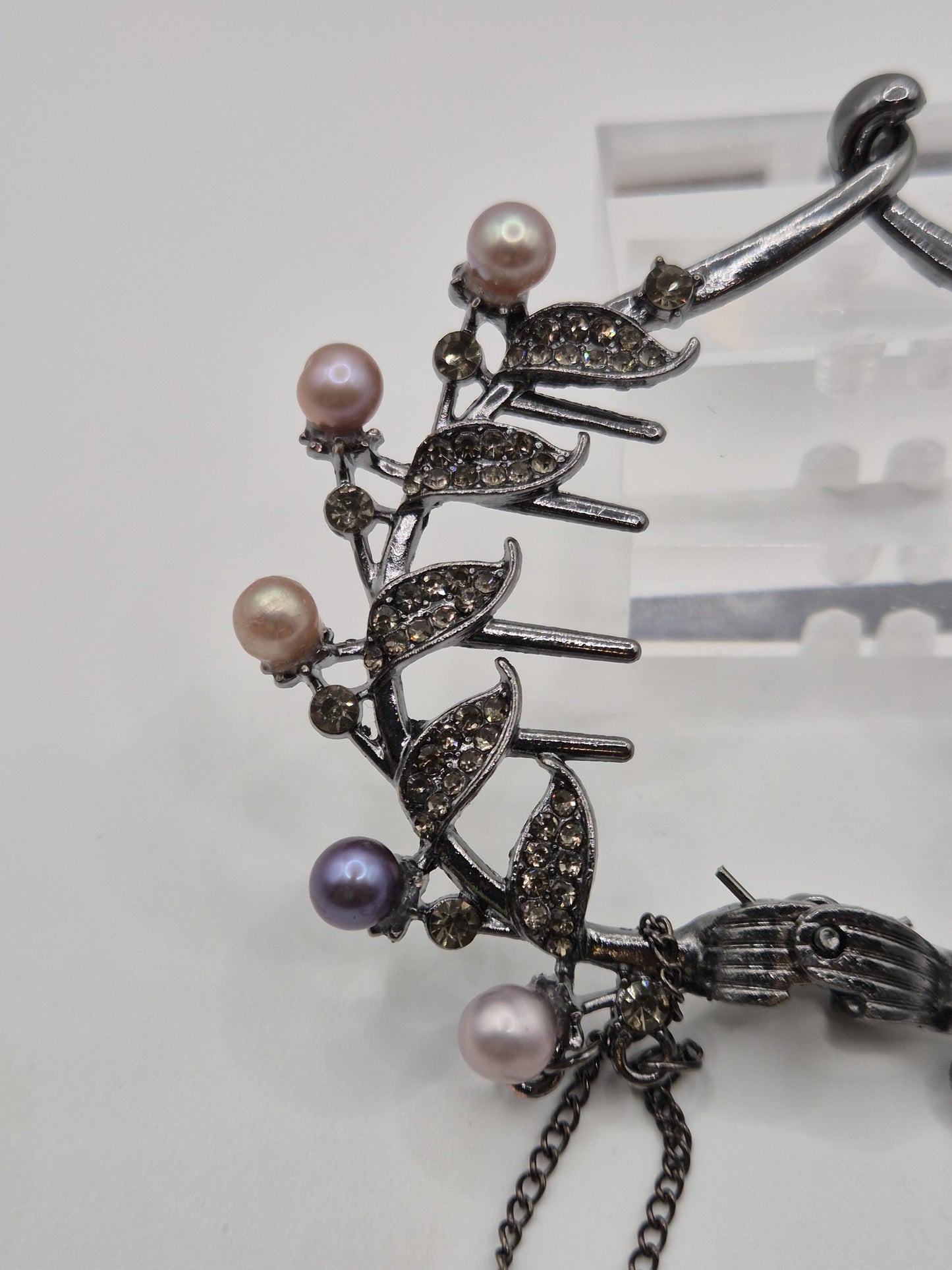 Twilight Vine Multiple Pearl Hairpin