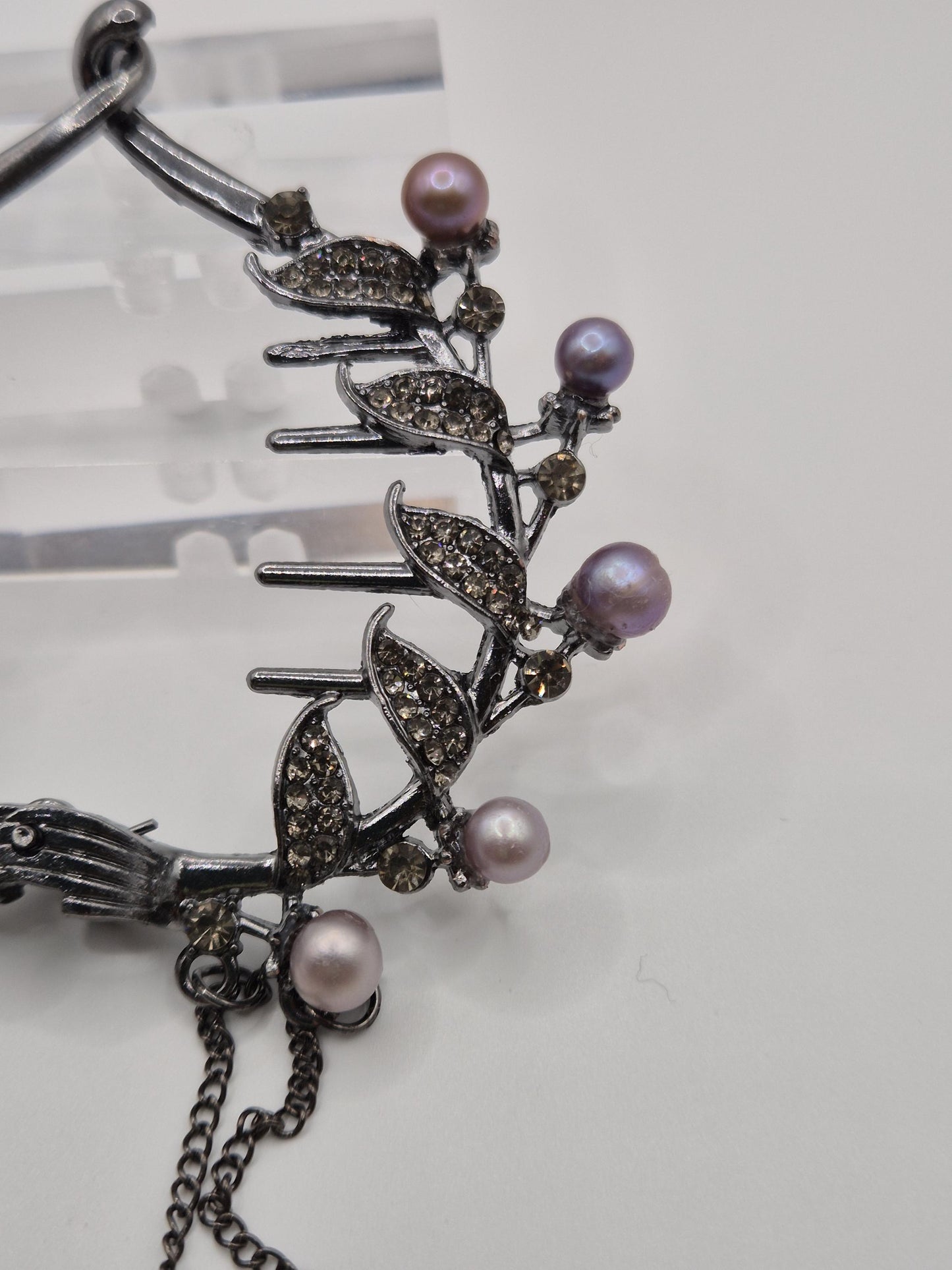 Twilight Vine Multiple Pearl Hairpin