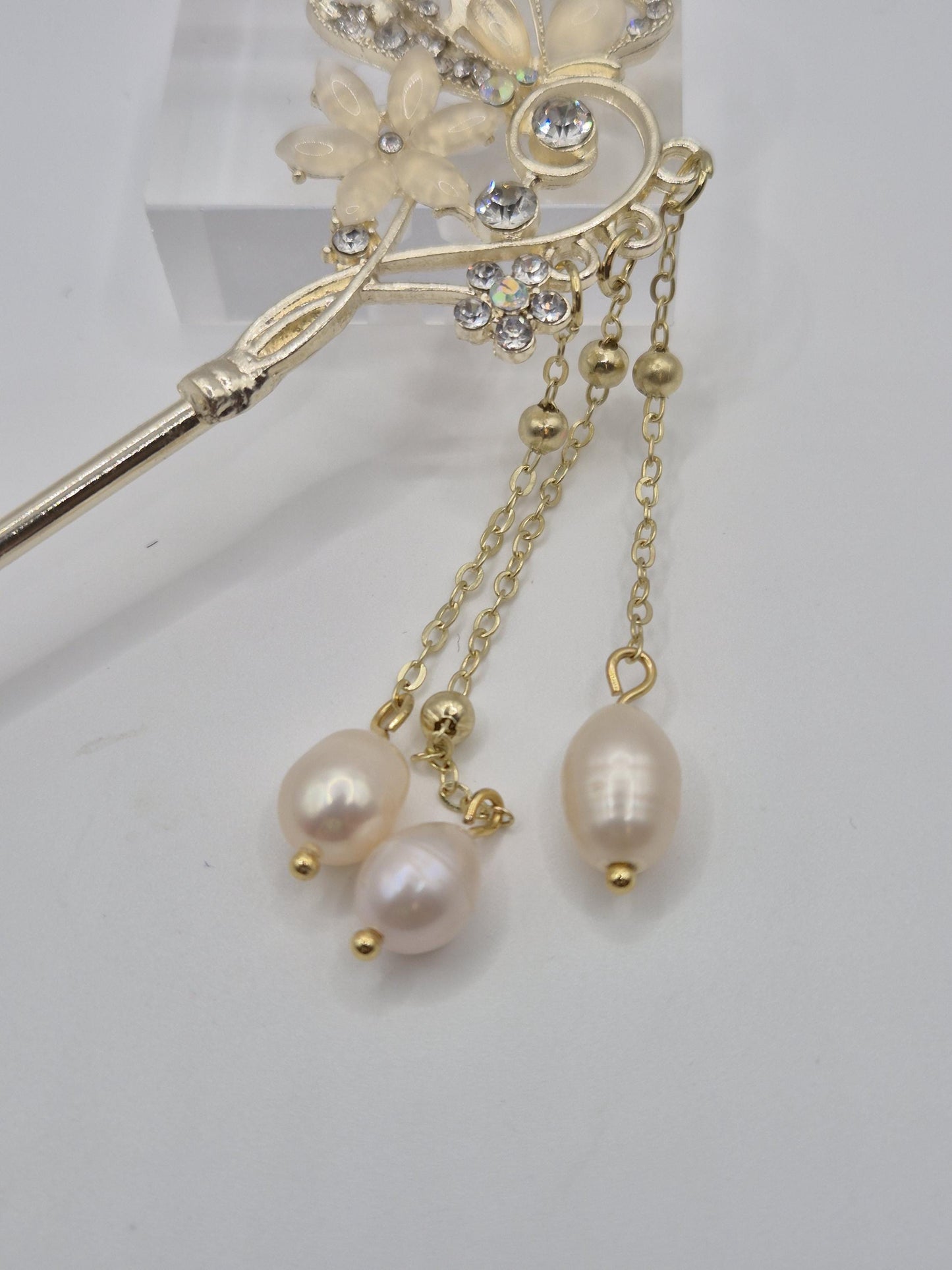 Enchanted Garden Dewdrop Pearl Hairpin