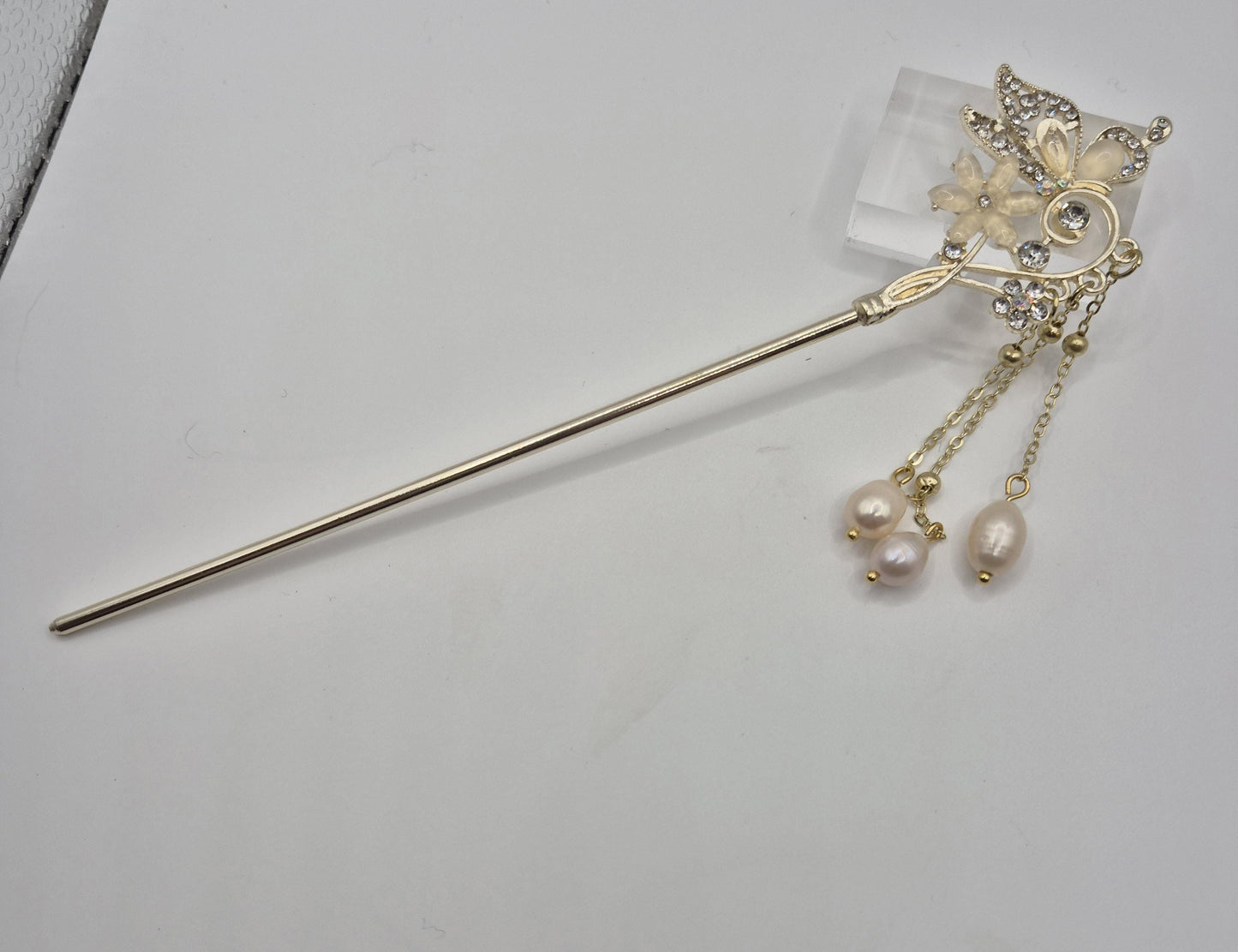 Enchanted Garden Dewdrop Pearl Hairpin