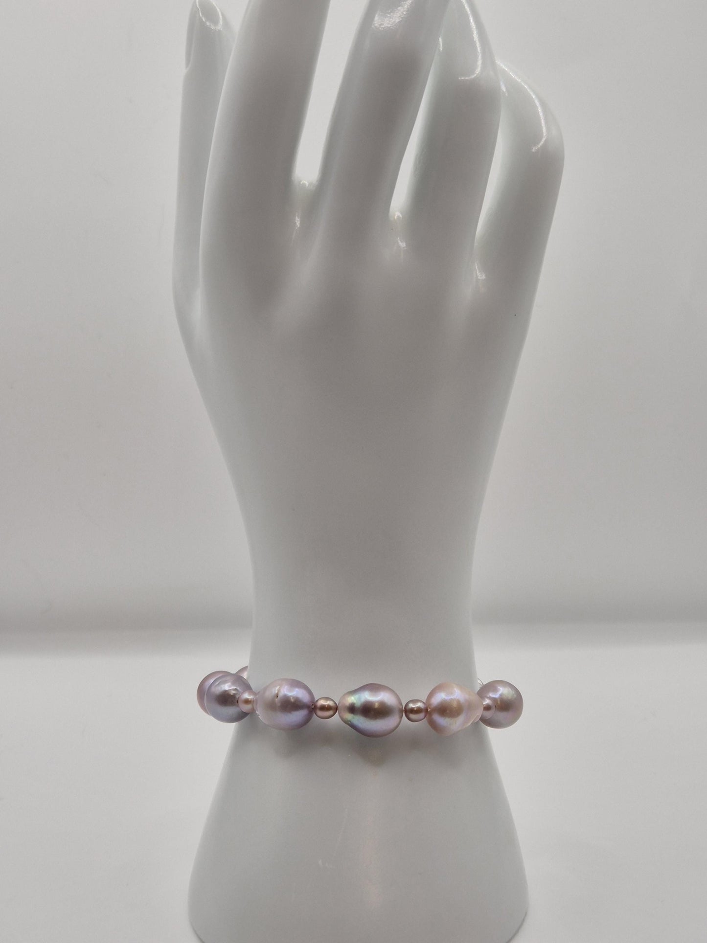 The Whimsical Waterlily Edison Pearl Bracelet