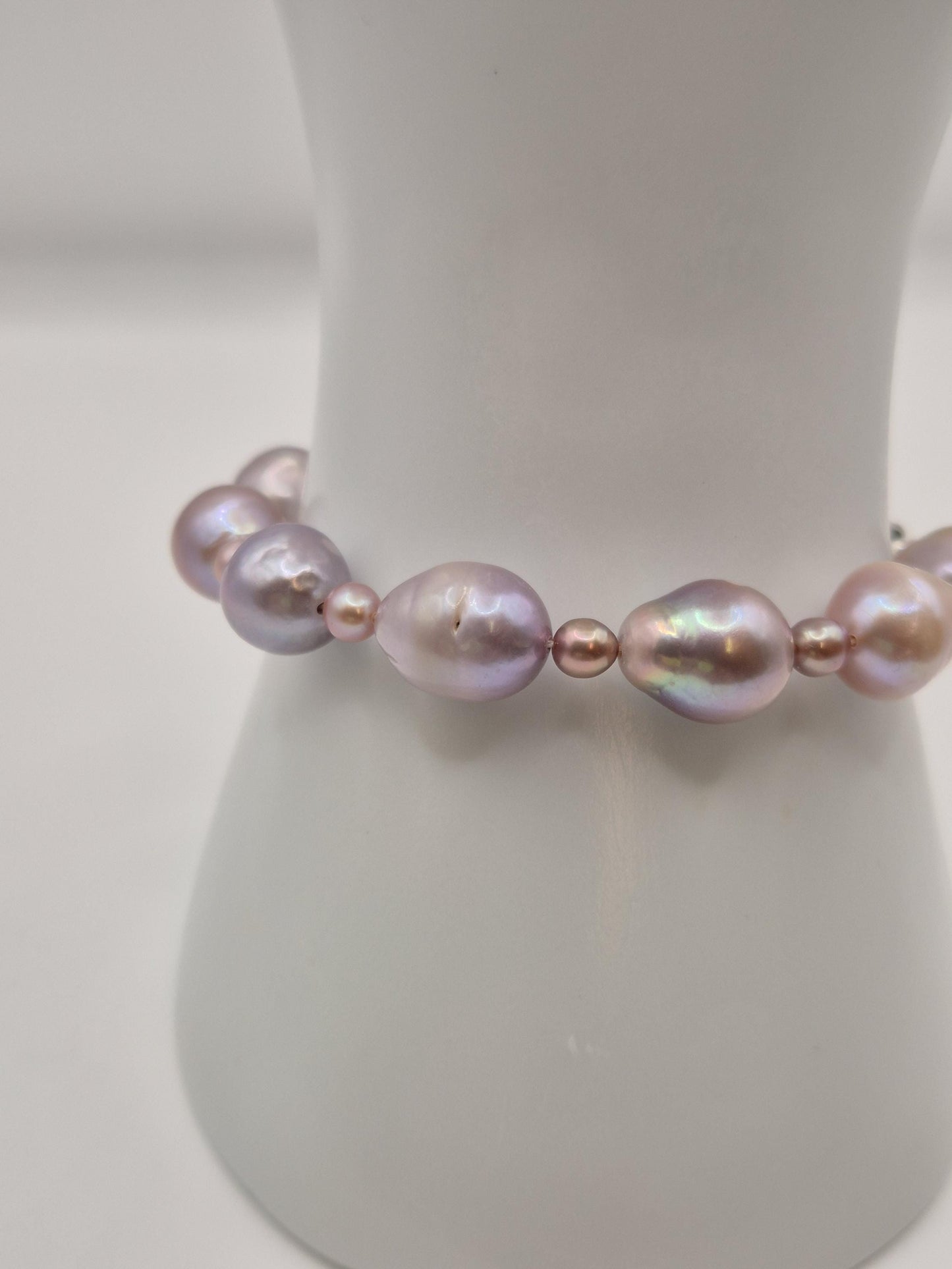 The Whimsical Waterlily Edison Pearl Bracelet