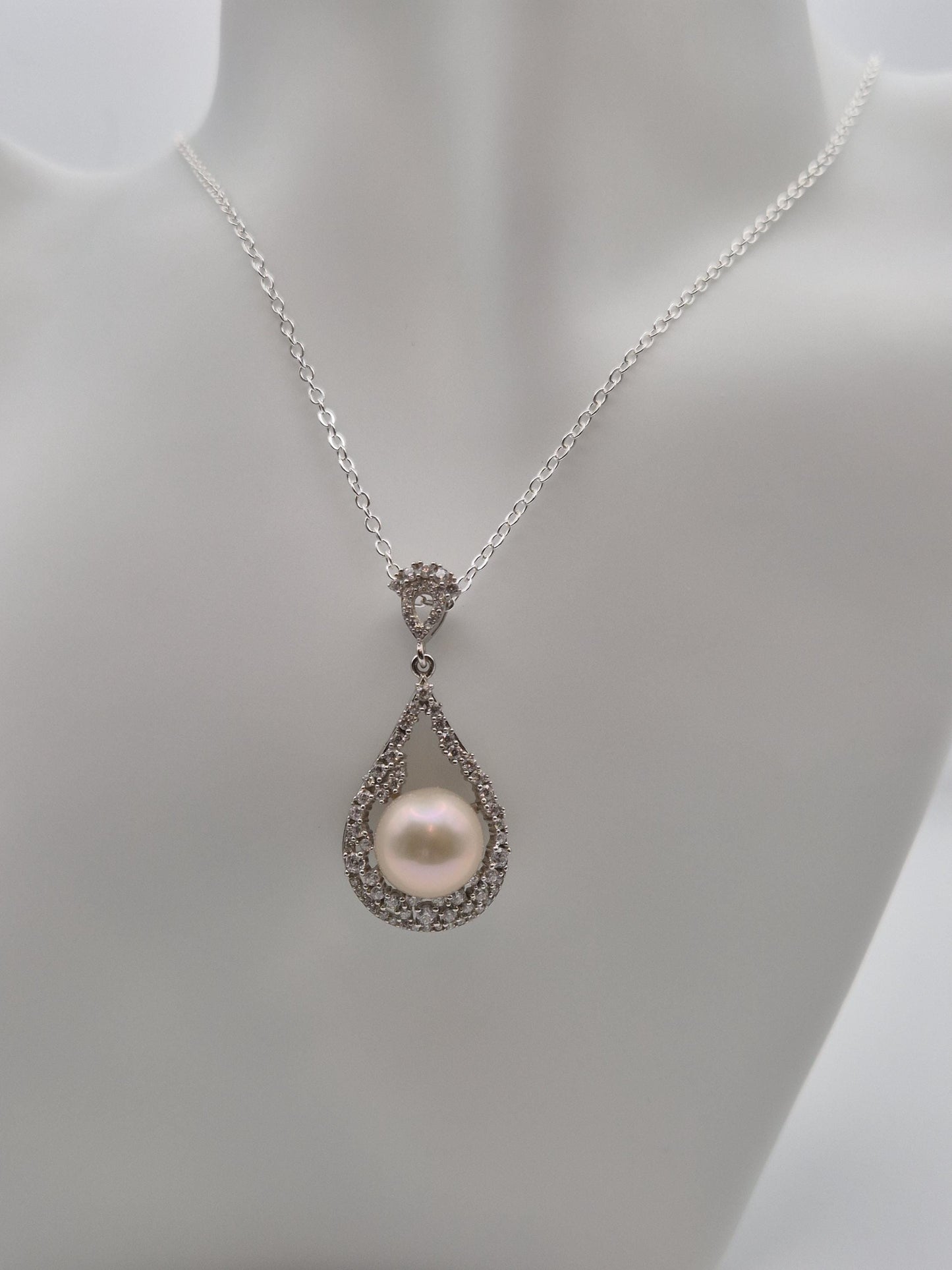 Vintage Teardrop Pearl Pendant