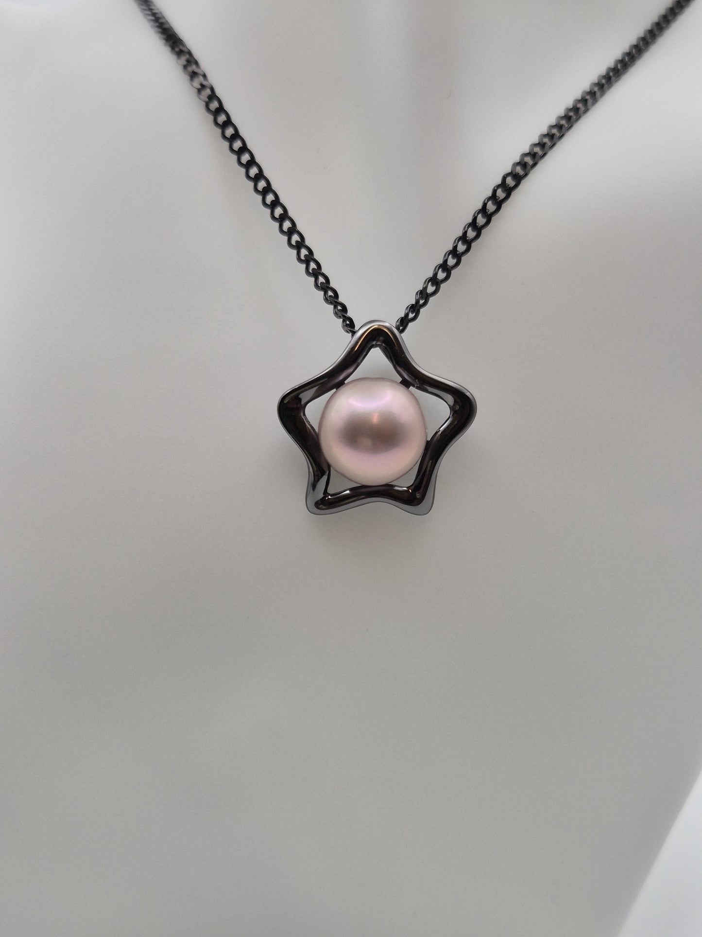 Simple Black Star Edison Pearl Pendant