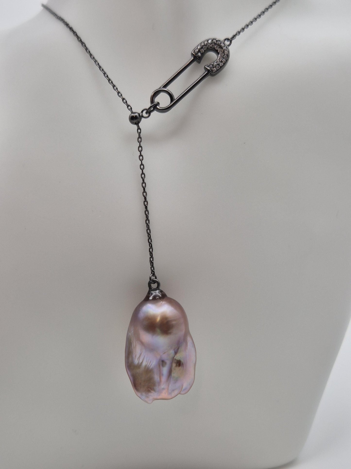 Black Safety Pin King Pearl Drop Necklace