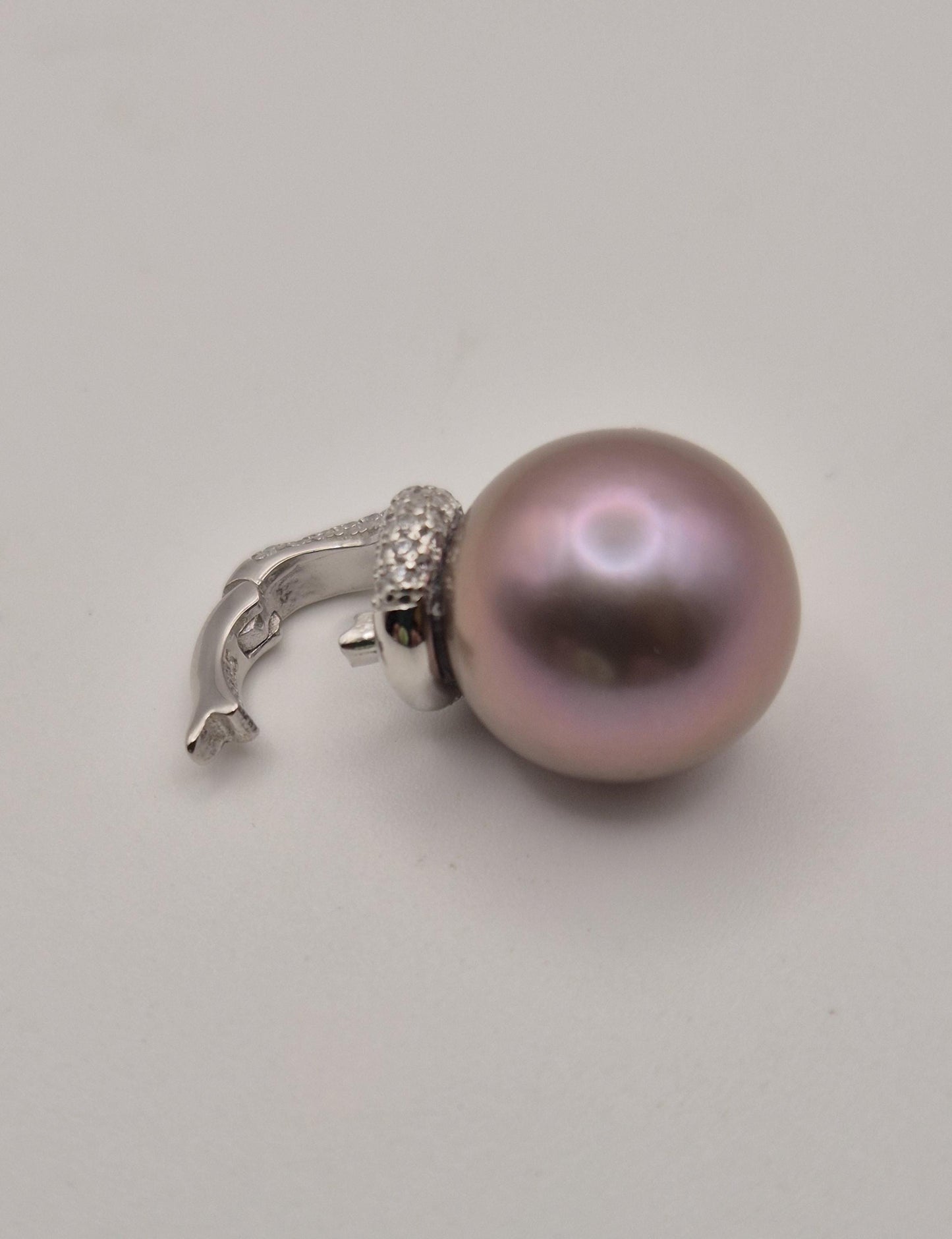 Elegant Cascade Edison Pearl Pendant