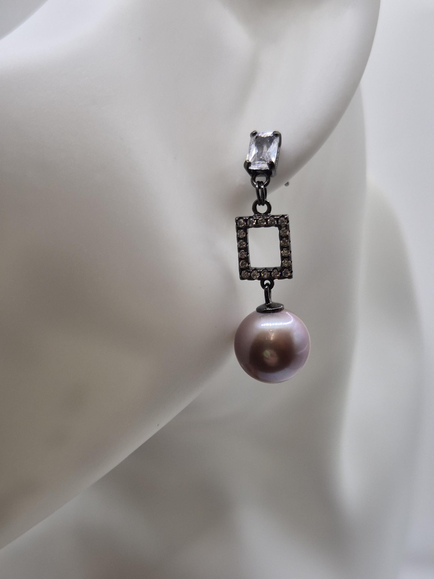 Moonlit Frame Edison Pearl Drop Earrings