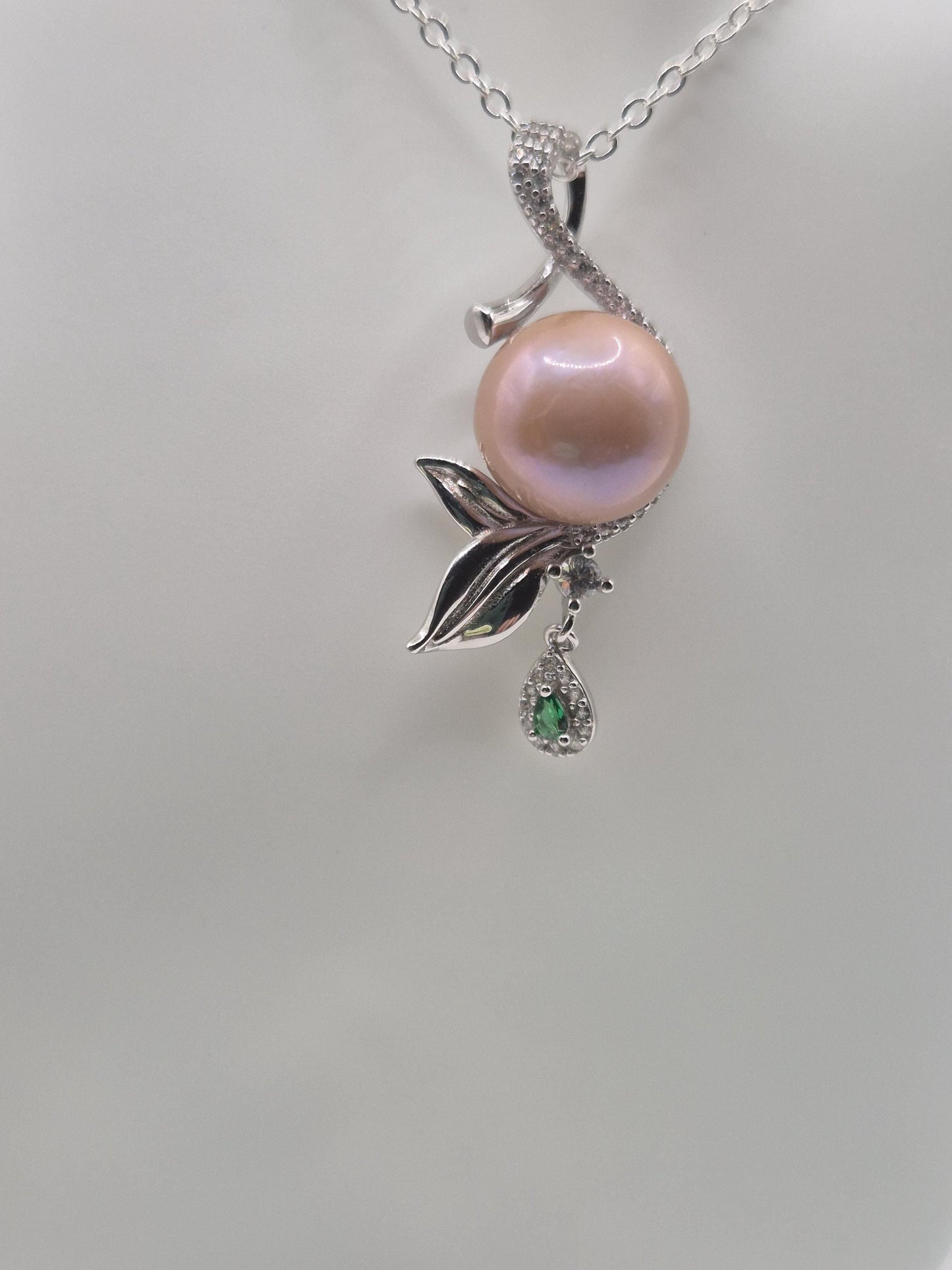 Emerald Dewdrop Unique Colour Edison Pearl Pendant