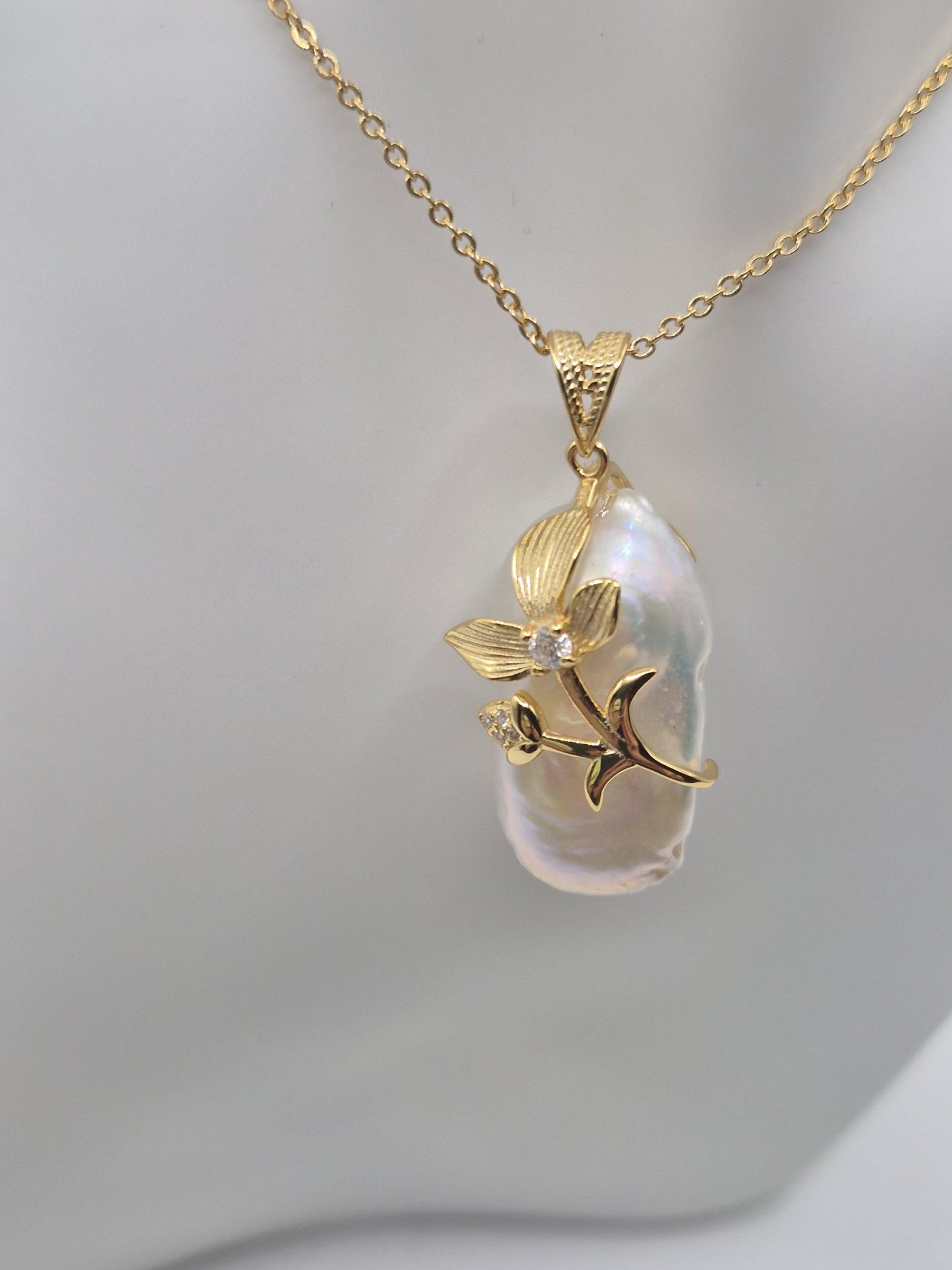 Golden Blossom King Pearl Pendant