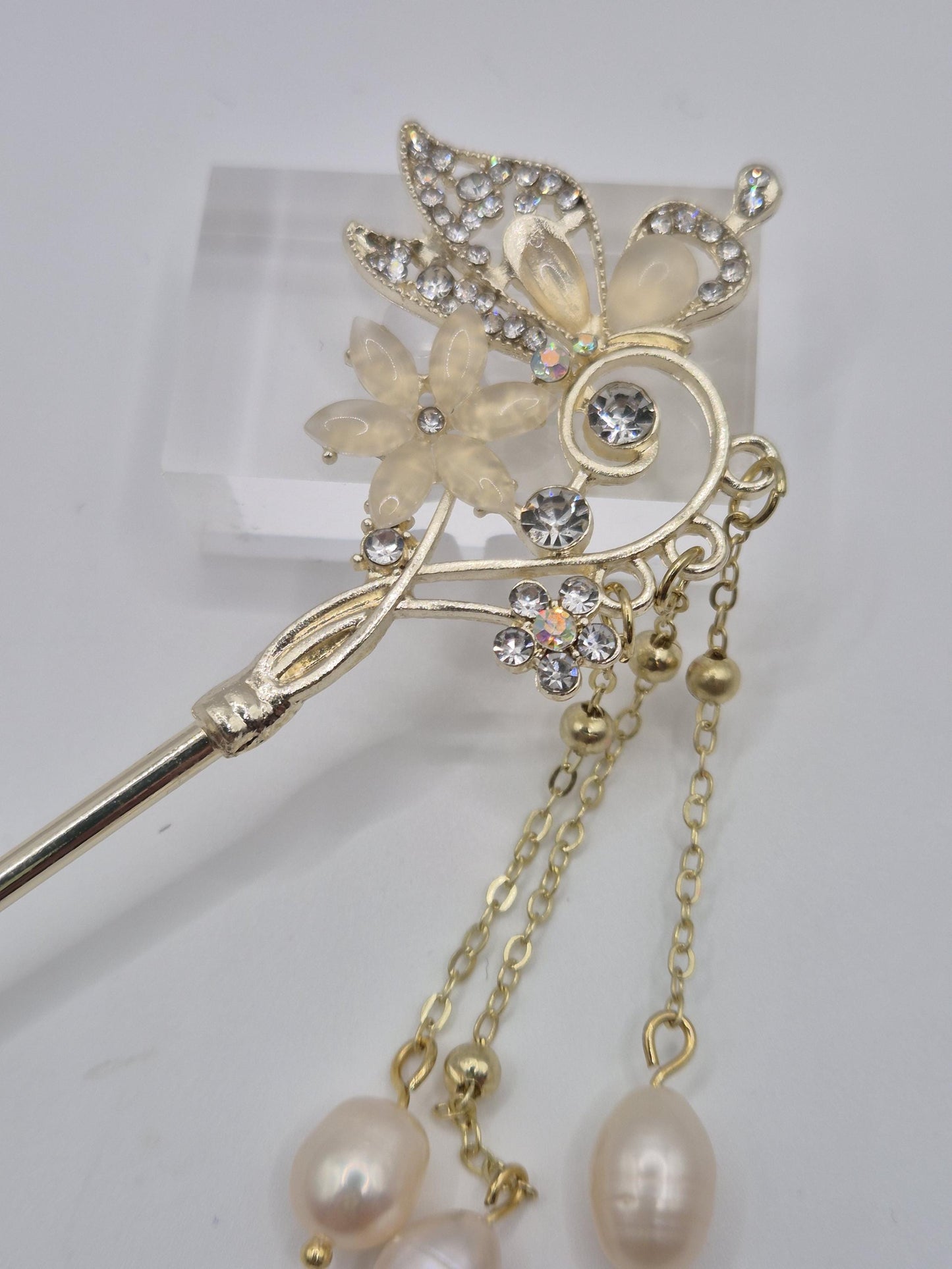 Enchanted Garden Dewdrop Pearl Hairpin