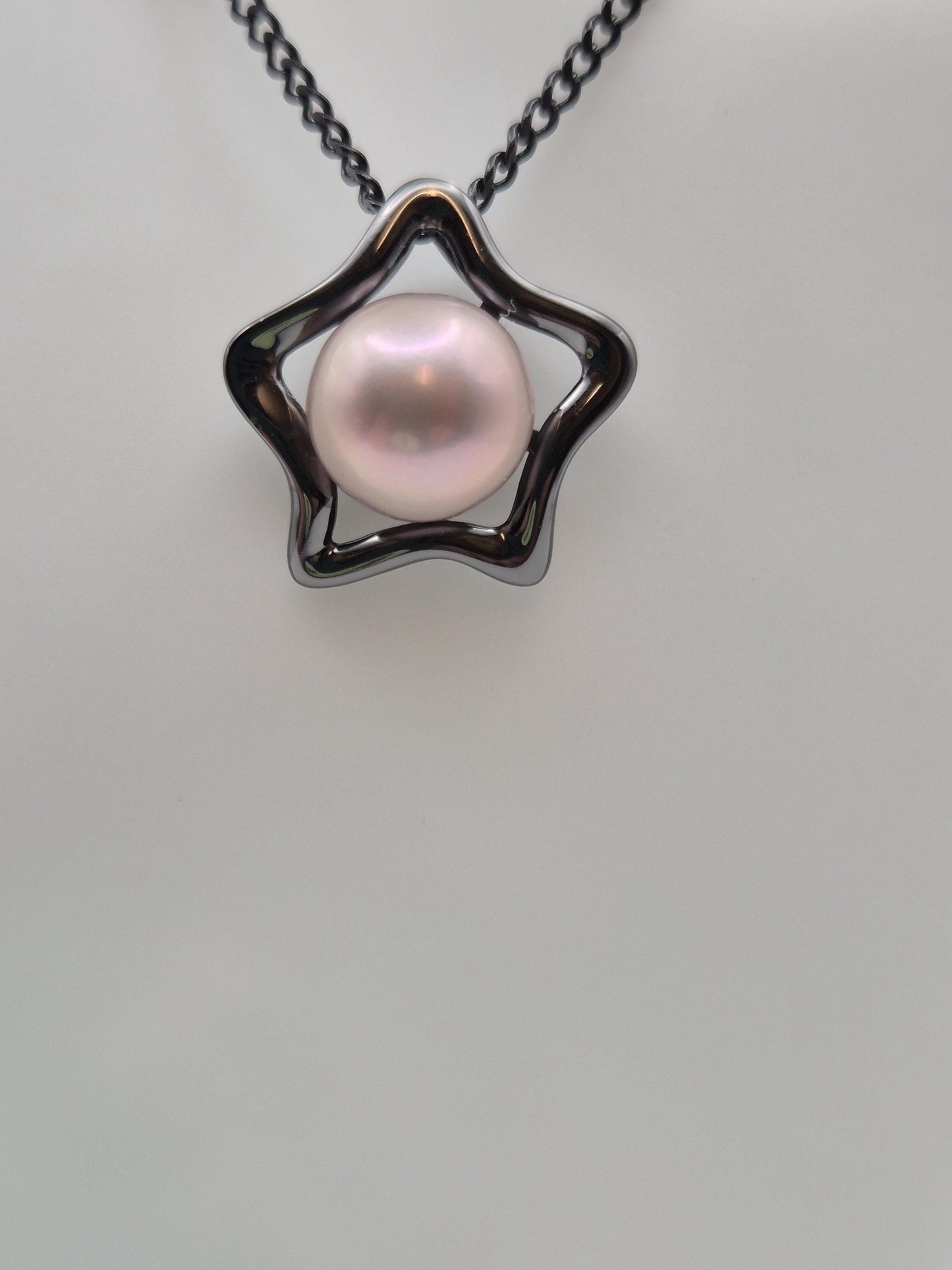 Simple Black Star Edison Pearl Pendant