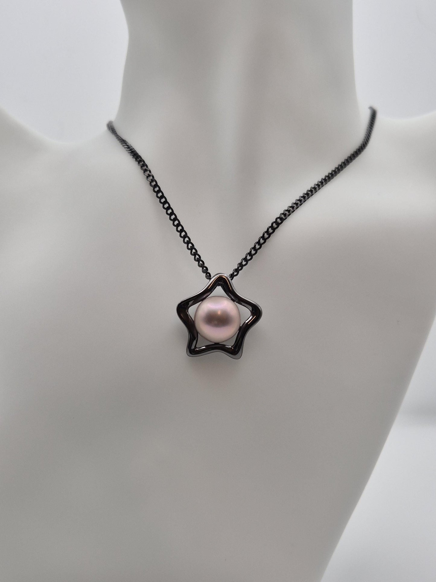 Simple Black Star Edison Pearl Pendant