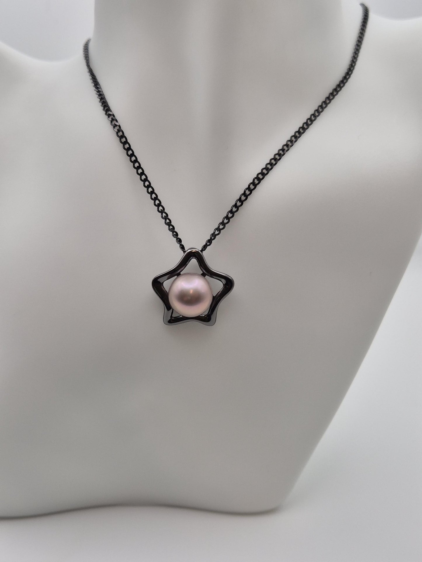 Simple Black Star Edison Pearl Pendant