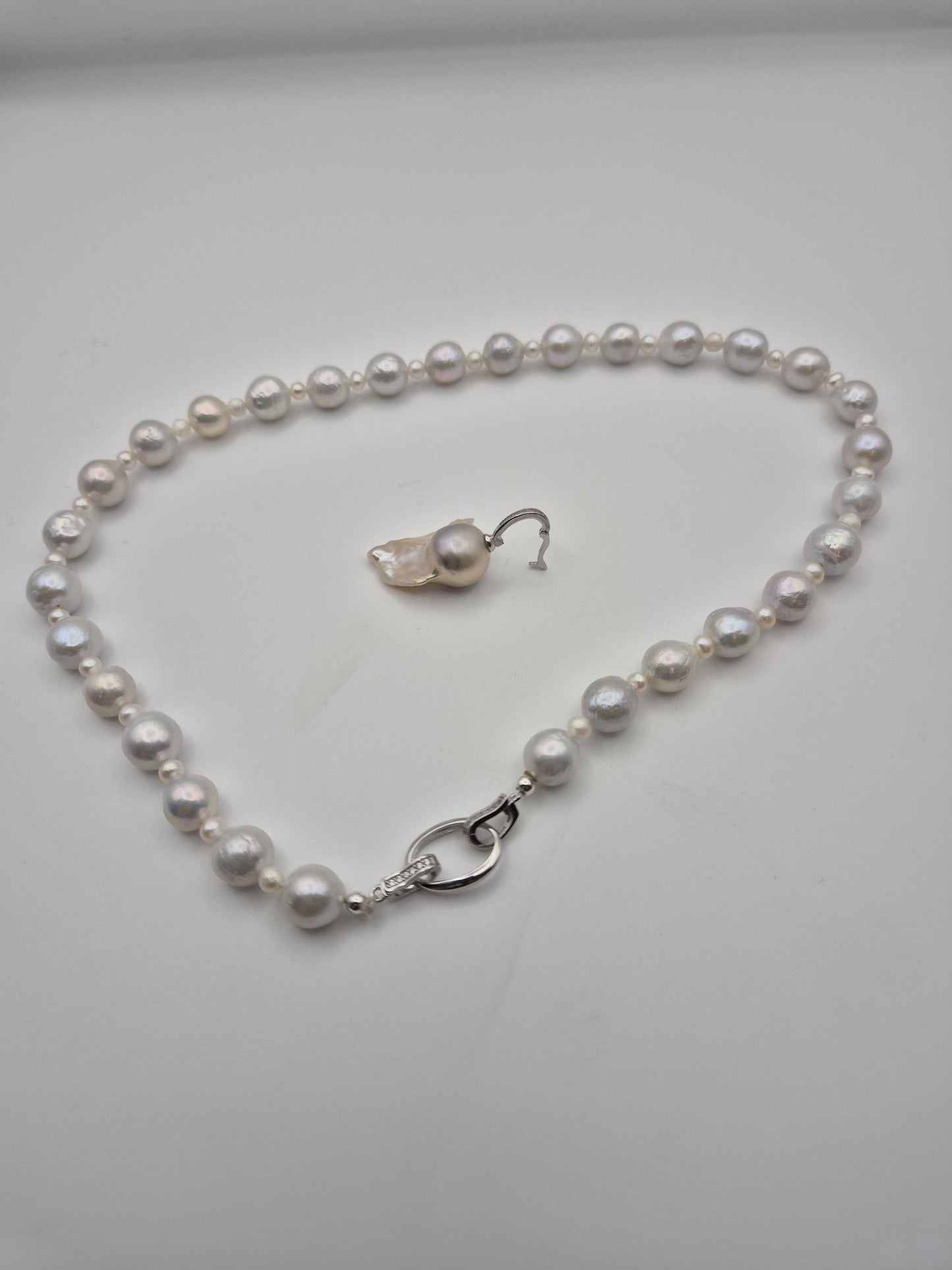 Multiple Wear Full String Pearl Choker With Detachable King Pearl Pendant