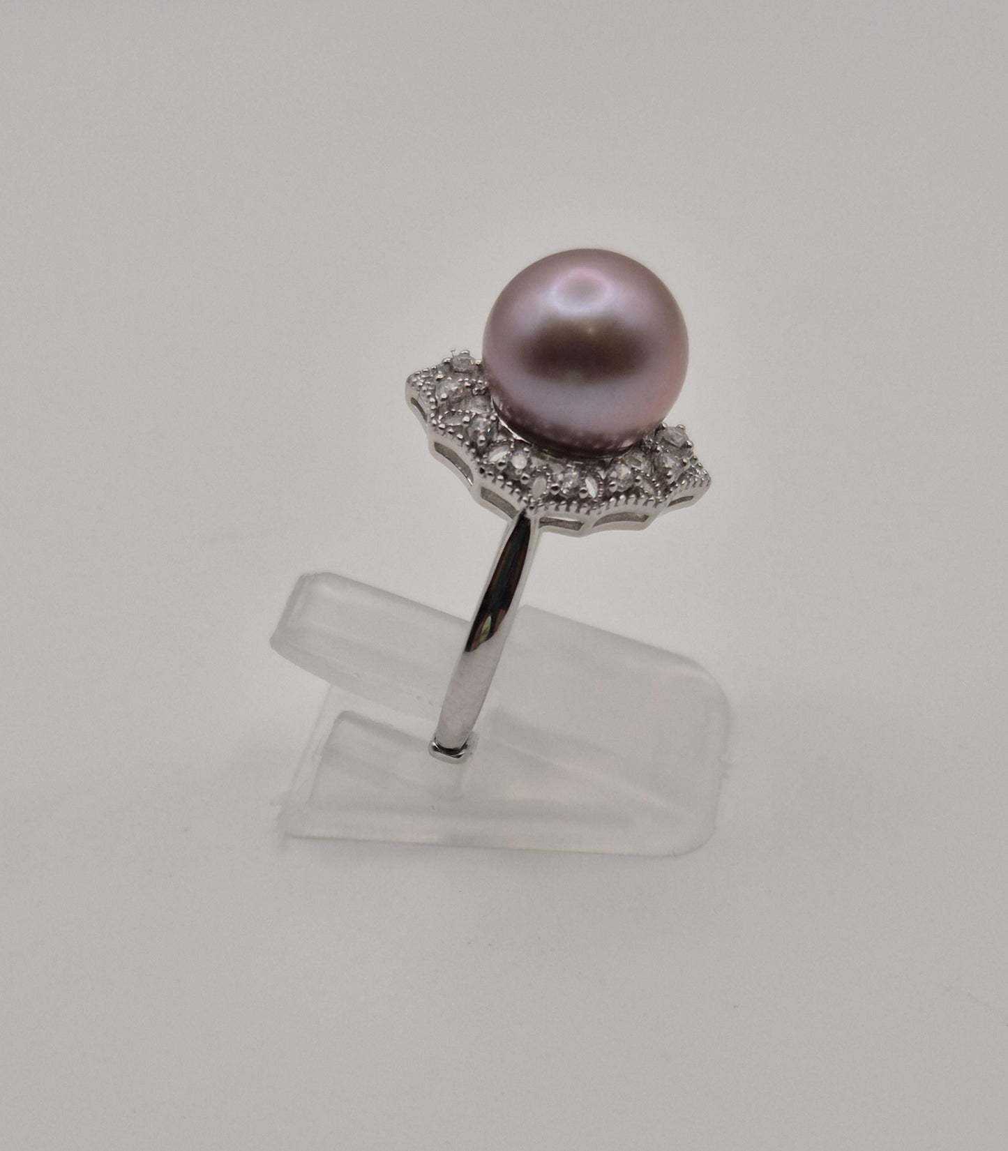 The Vintage Victoria Edison Pearl Ring
