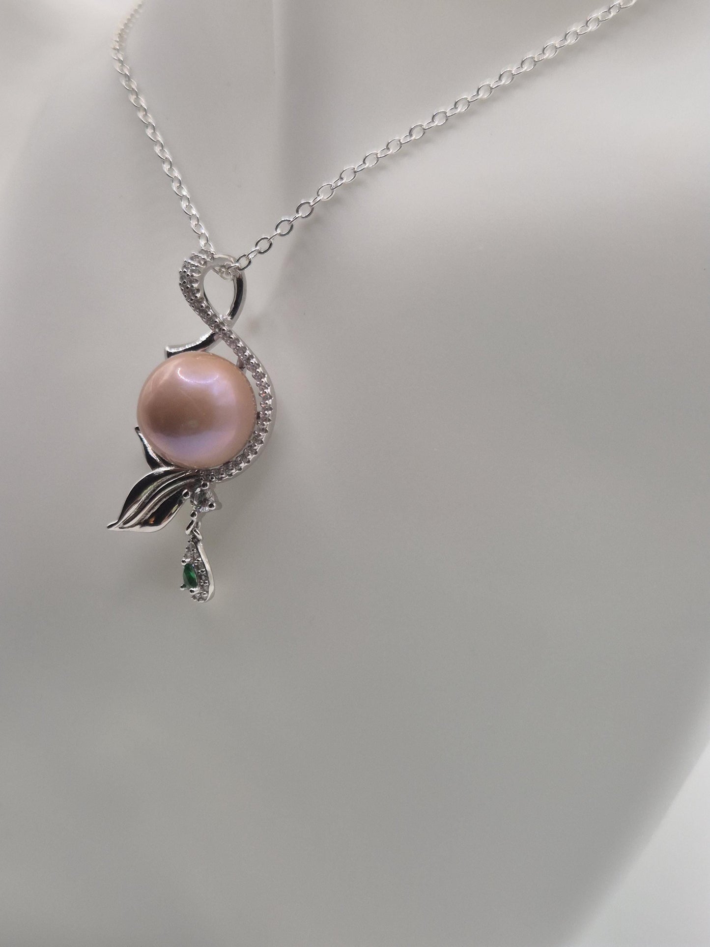 Emerald Dewdrop Unique Colour Edison Pearl Pendant