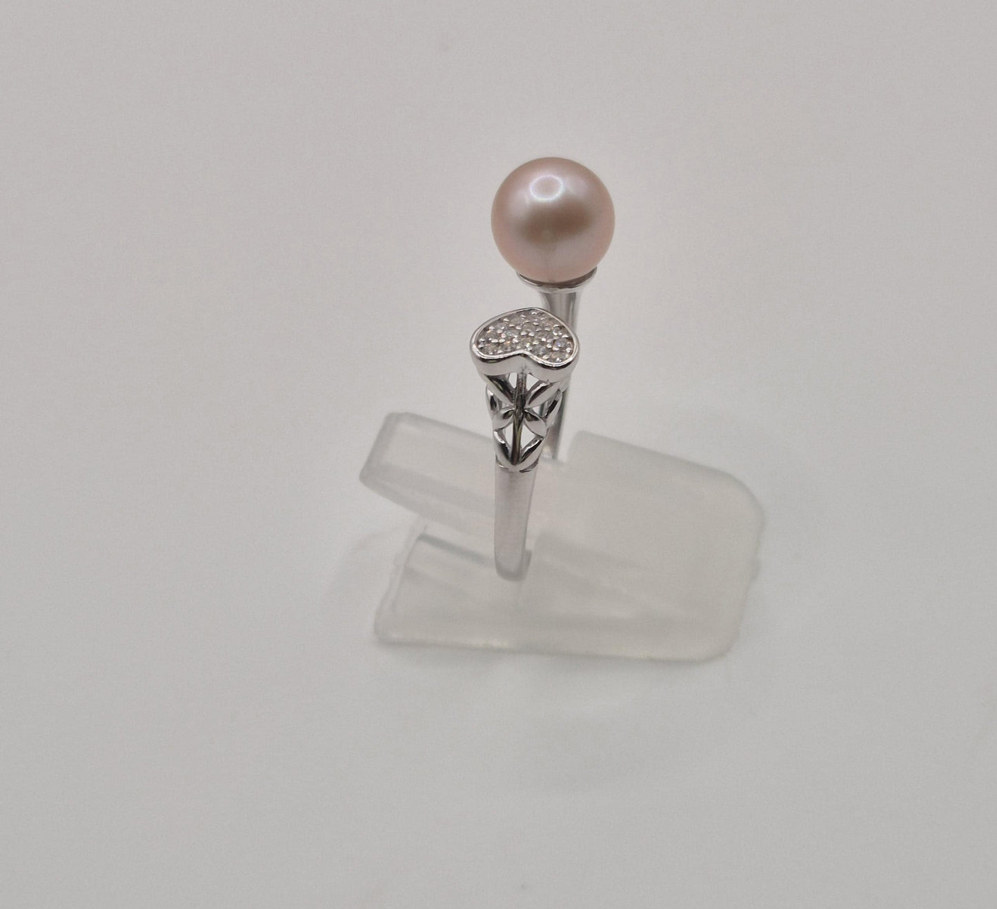 Heart & Pearl Embrace Ring