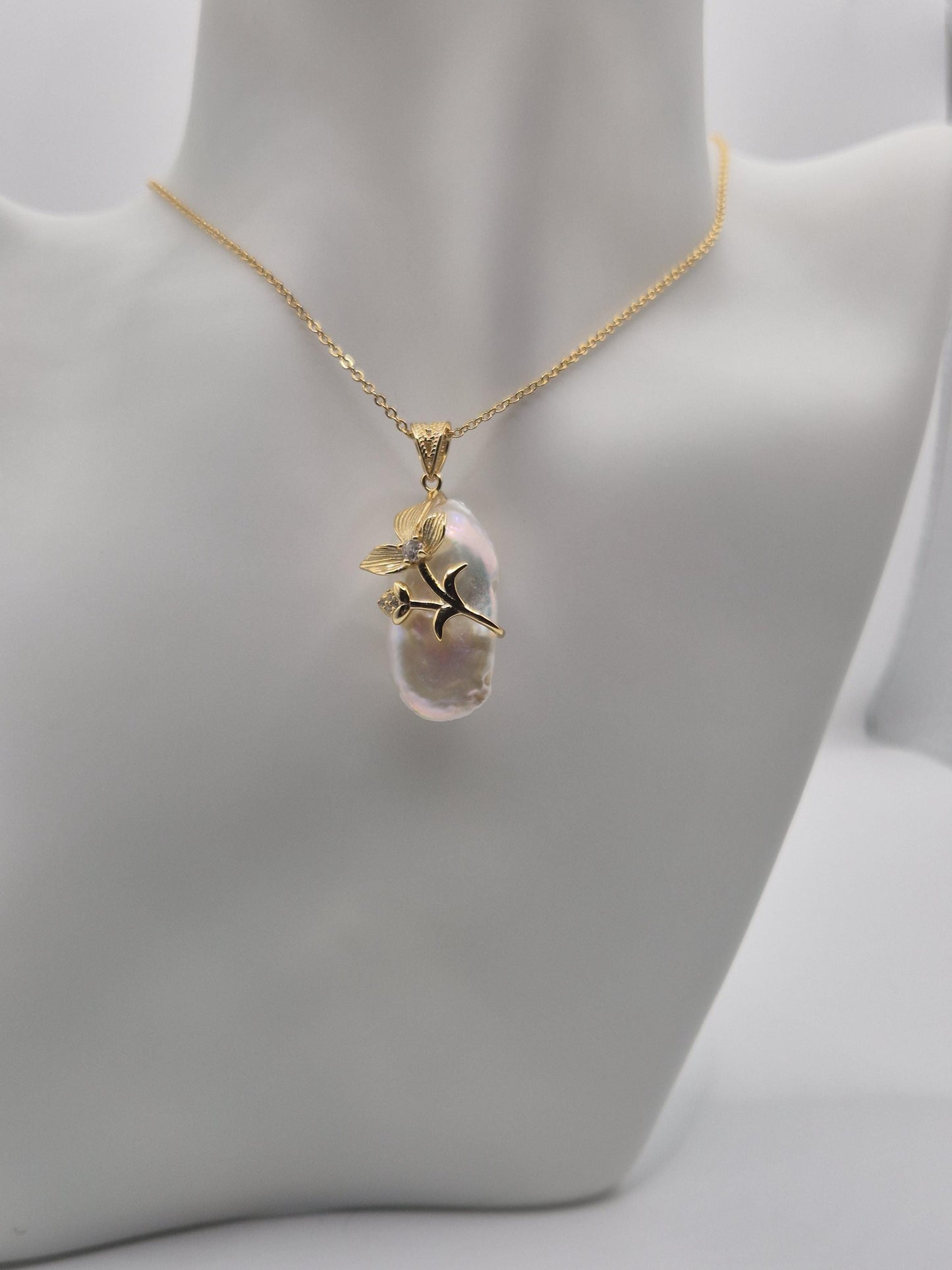 Golden Blossom King Pearl Pendant