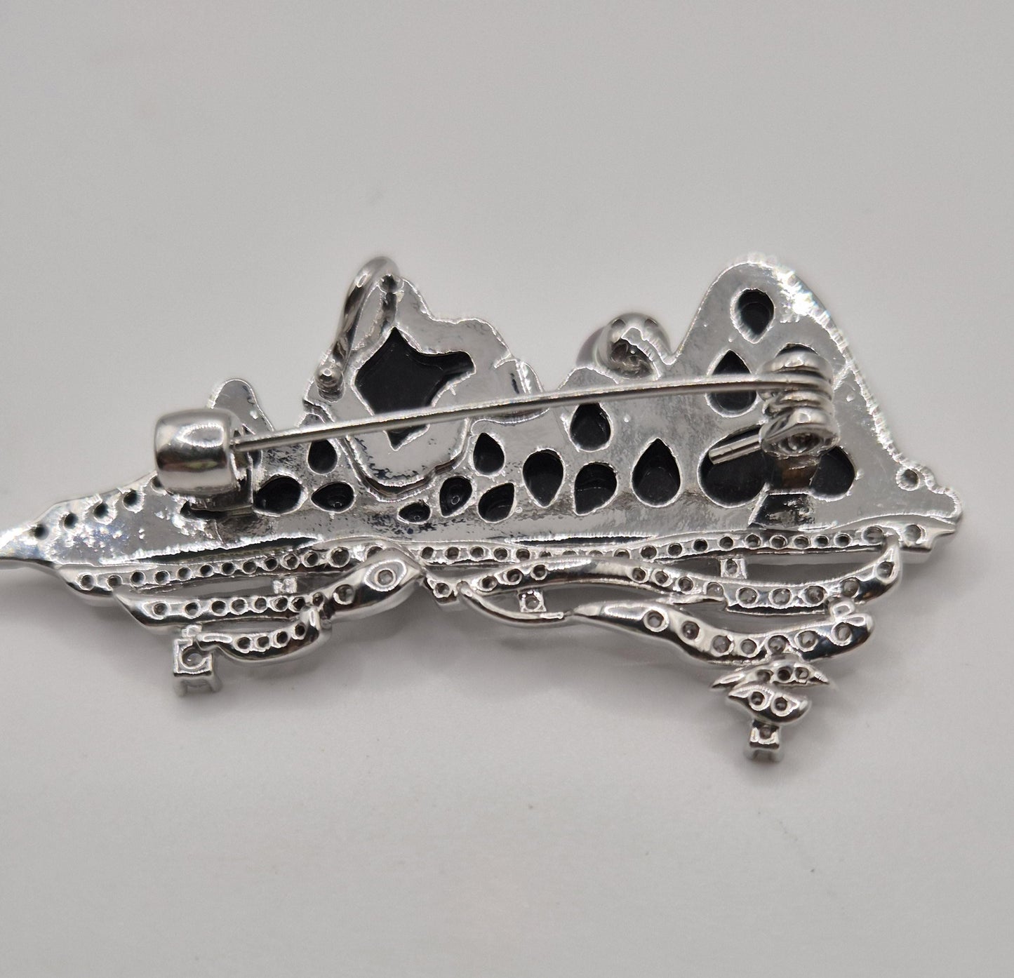 Pearl Over Shimmering Hills Brooch