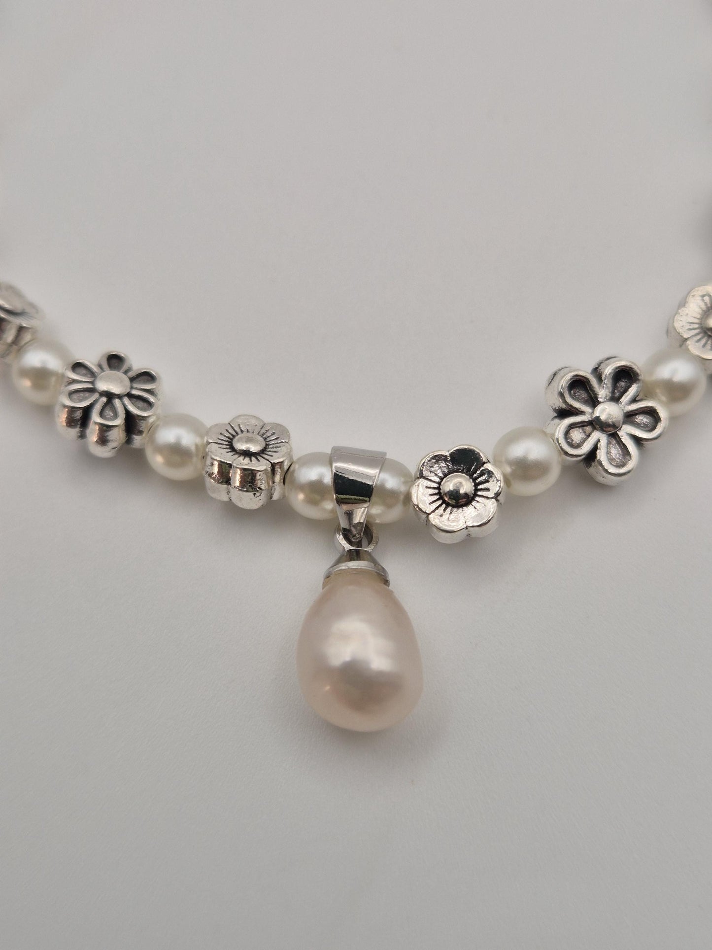 Flower Power Pearl Kids Bracelet