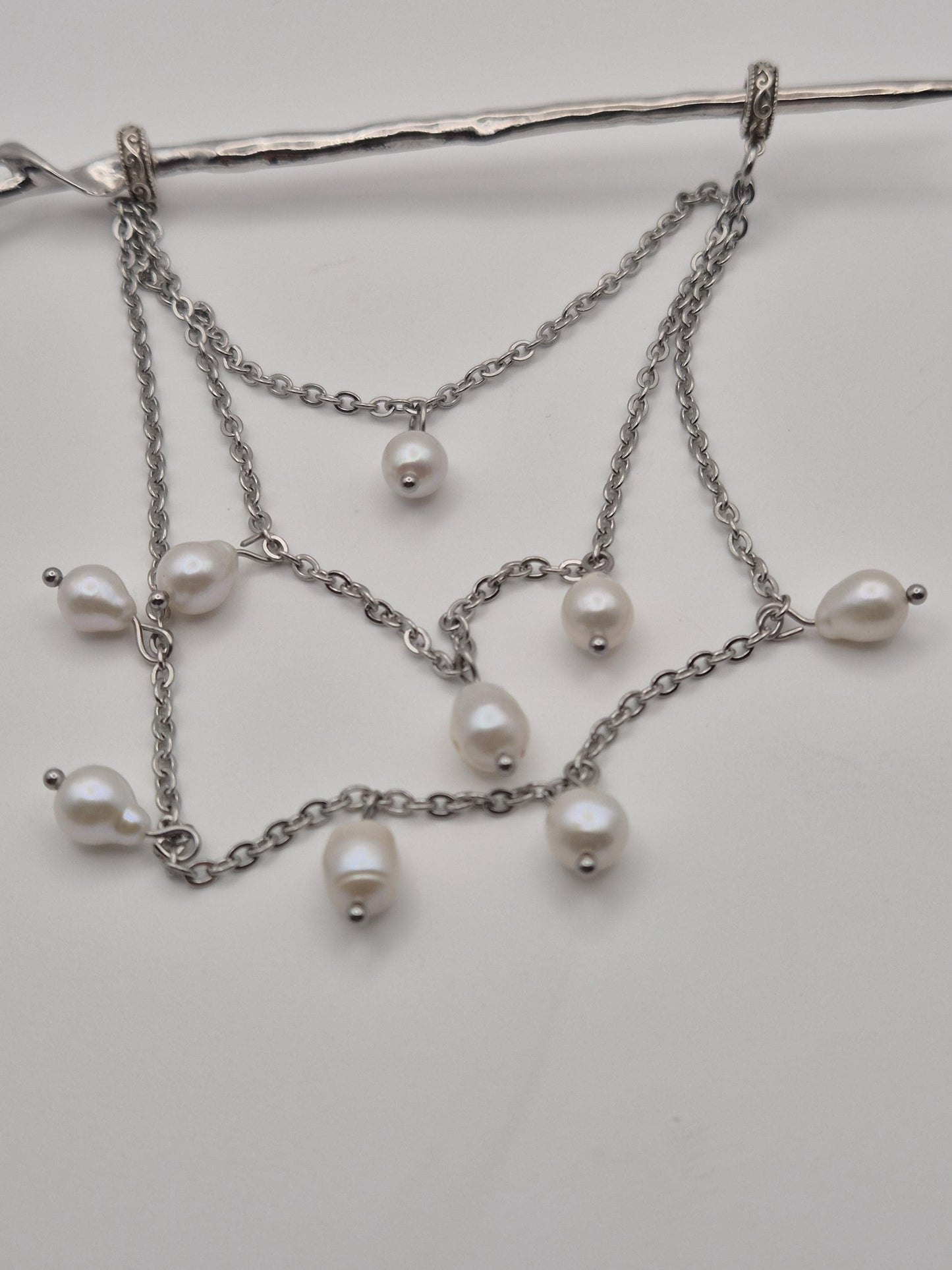 The Thorny Rose Multiple Pearl Hair Pin