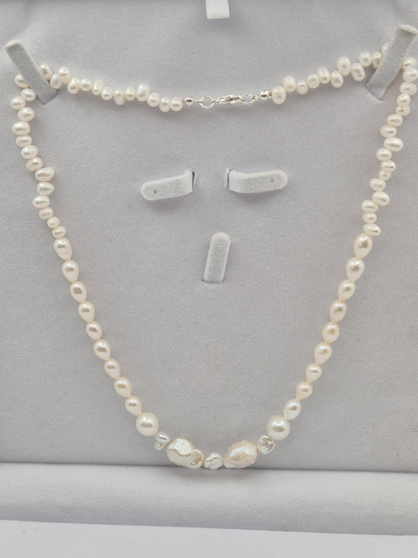 The Classical Full String Pearl Necklace