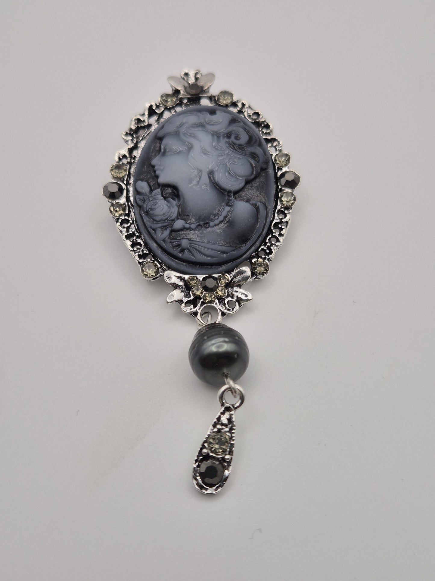 Vintage Pearl Cameo Brooch with Black Tahitian Pearl