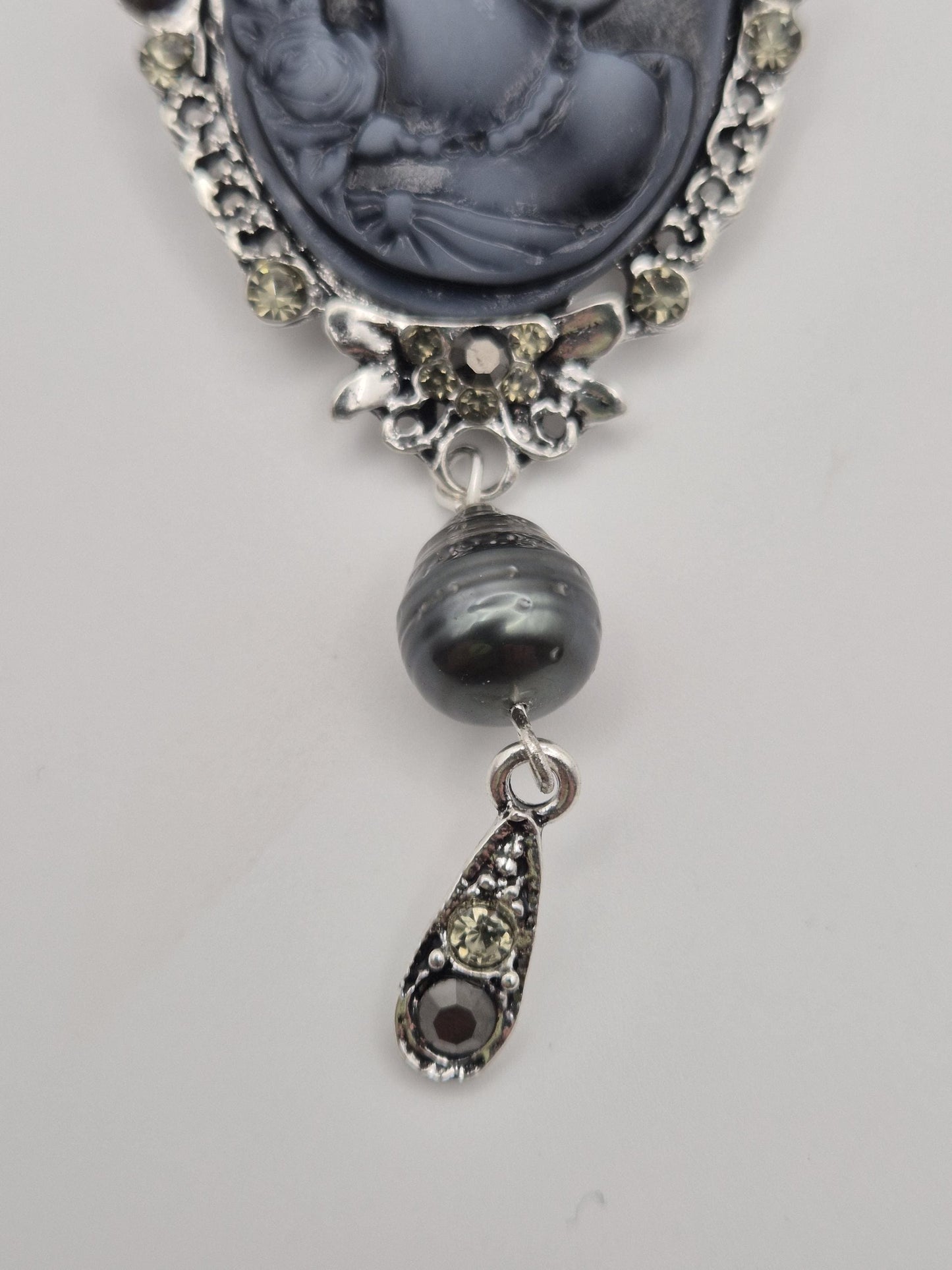 Vintage Pearl Cameo Brooch with Black Tahitian Pearl
