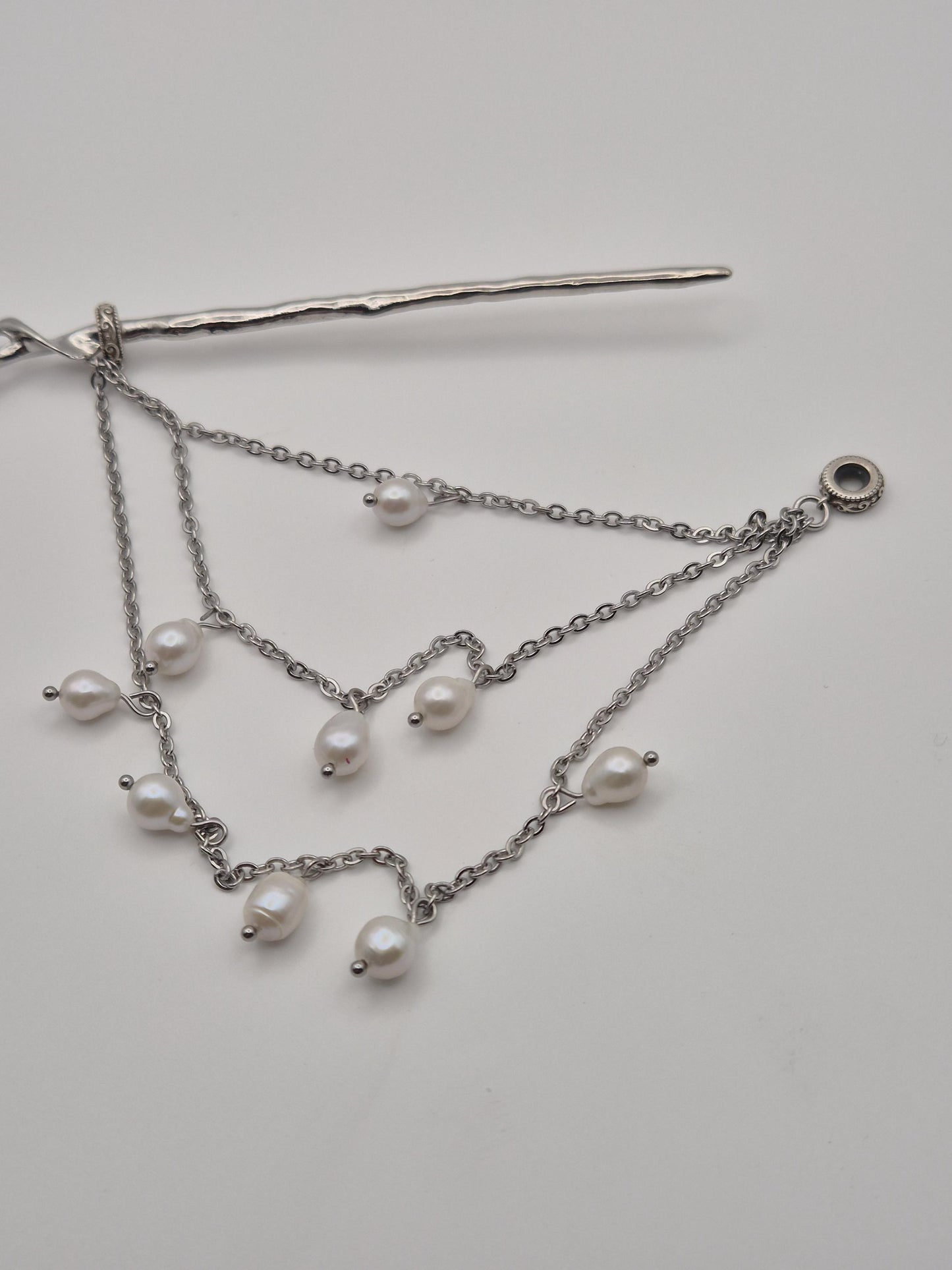 The Thorny Rose Multiple Pearl Hair Pin