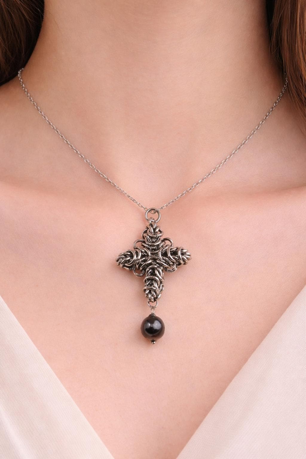 Chainmaille Cross Pendant with Black Tahitian