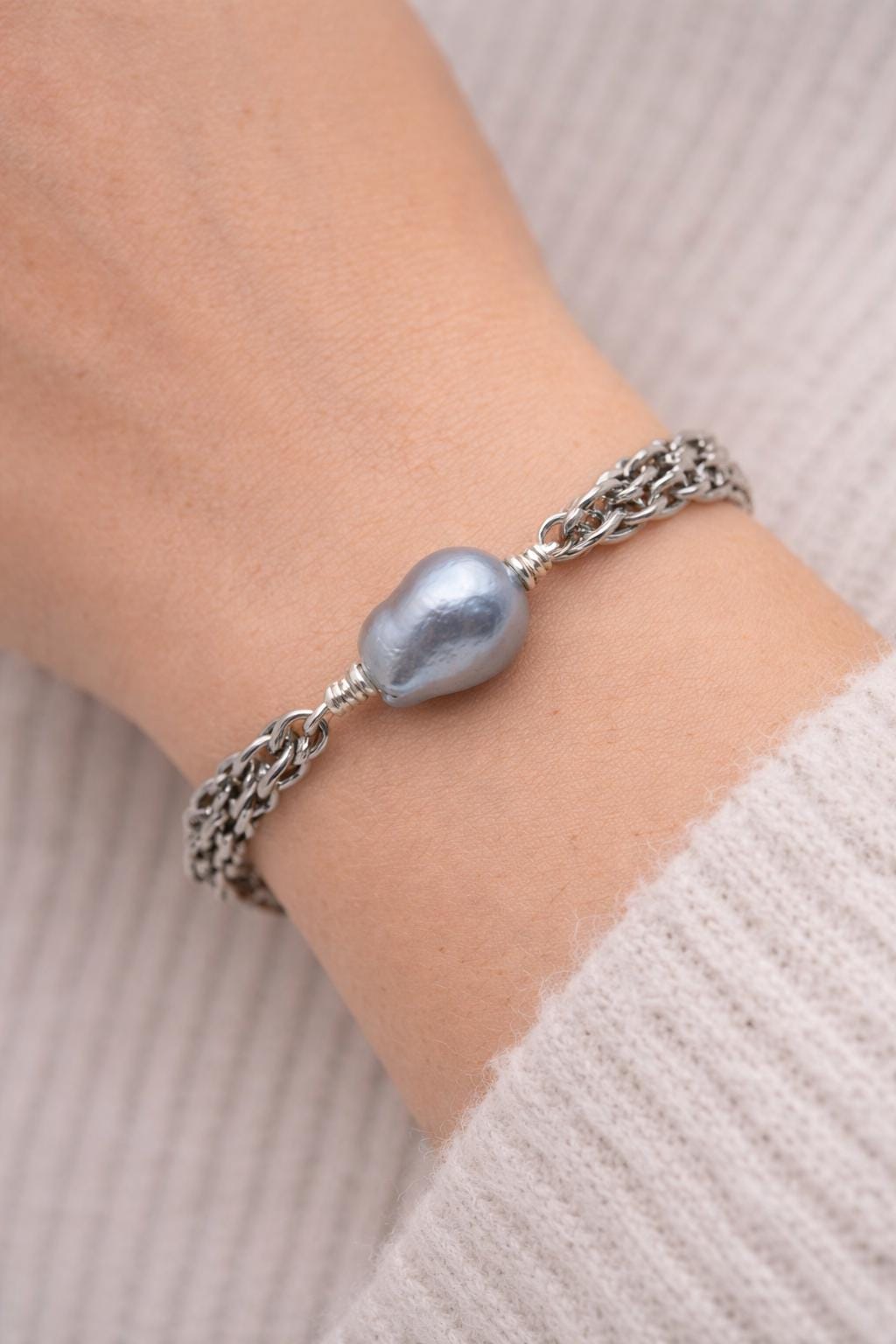Rare Blue Australian White Chainmaille Pearl Bracelet