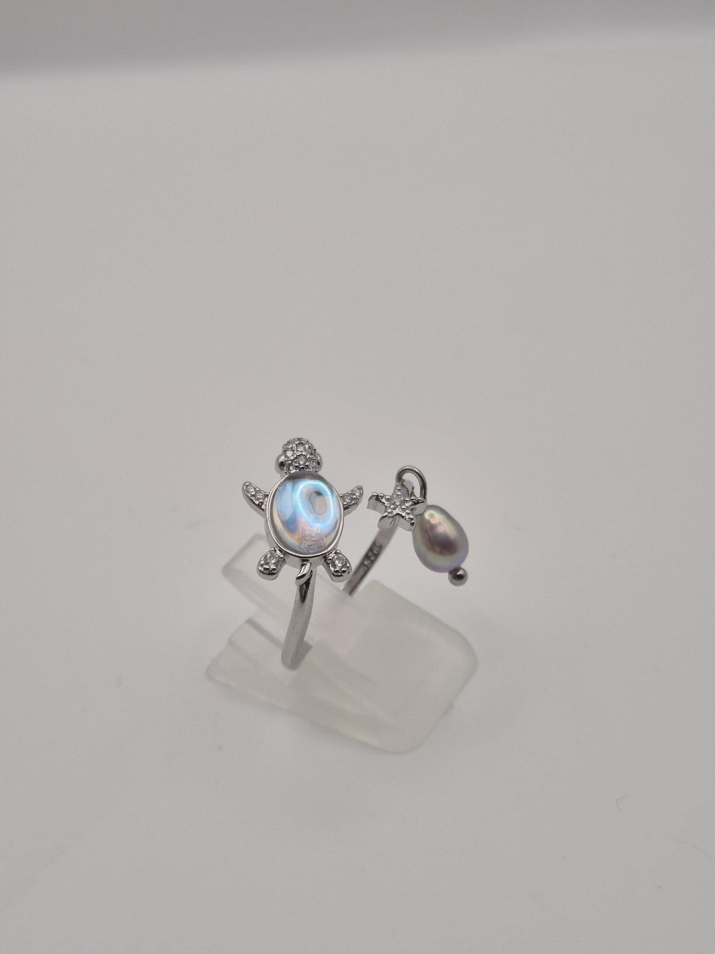 Opalescent Turtle Mini Pearl Ring