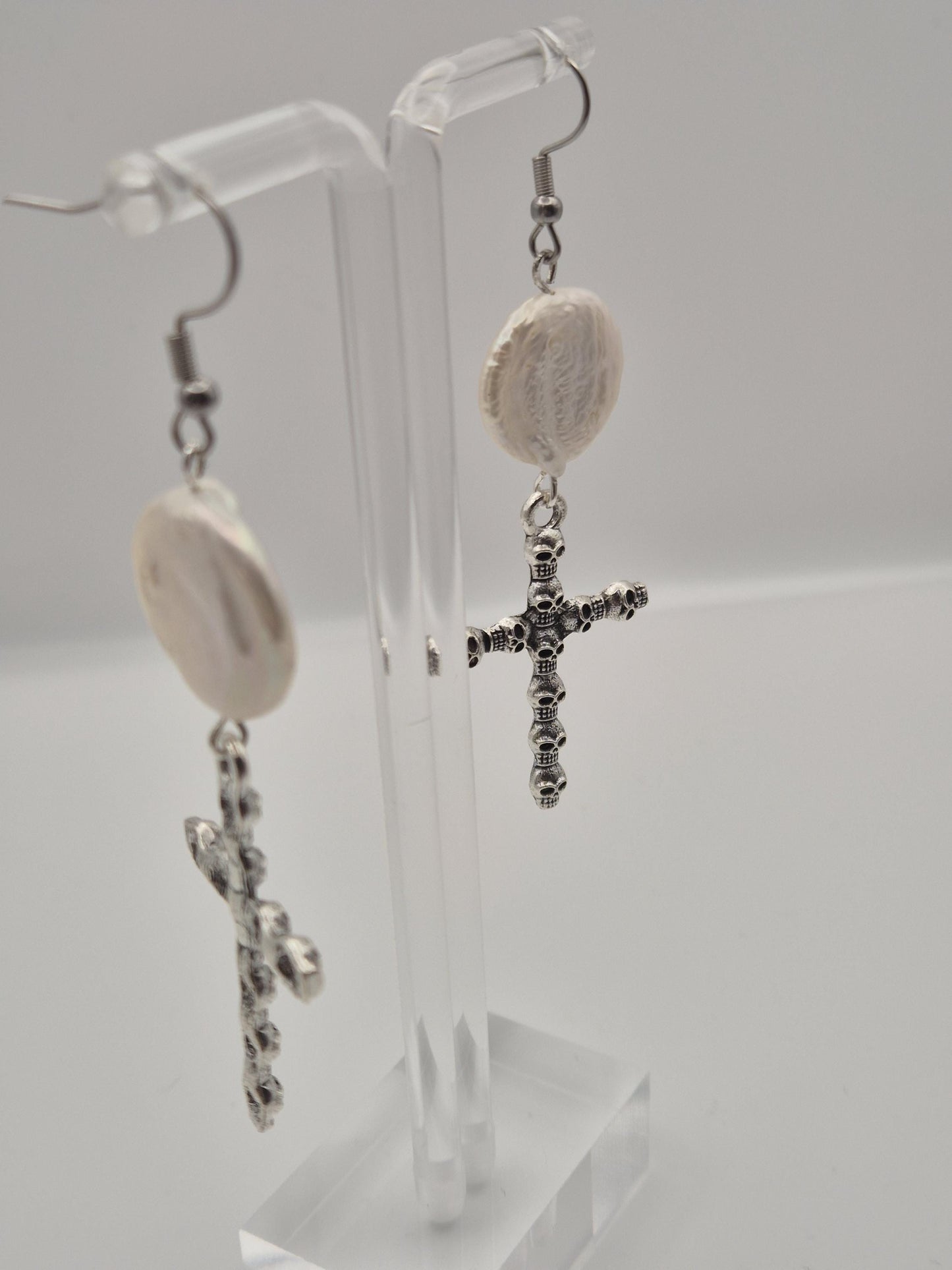Skull Cross Large Button Pearl Earrings