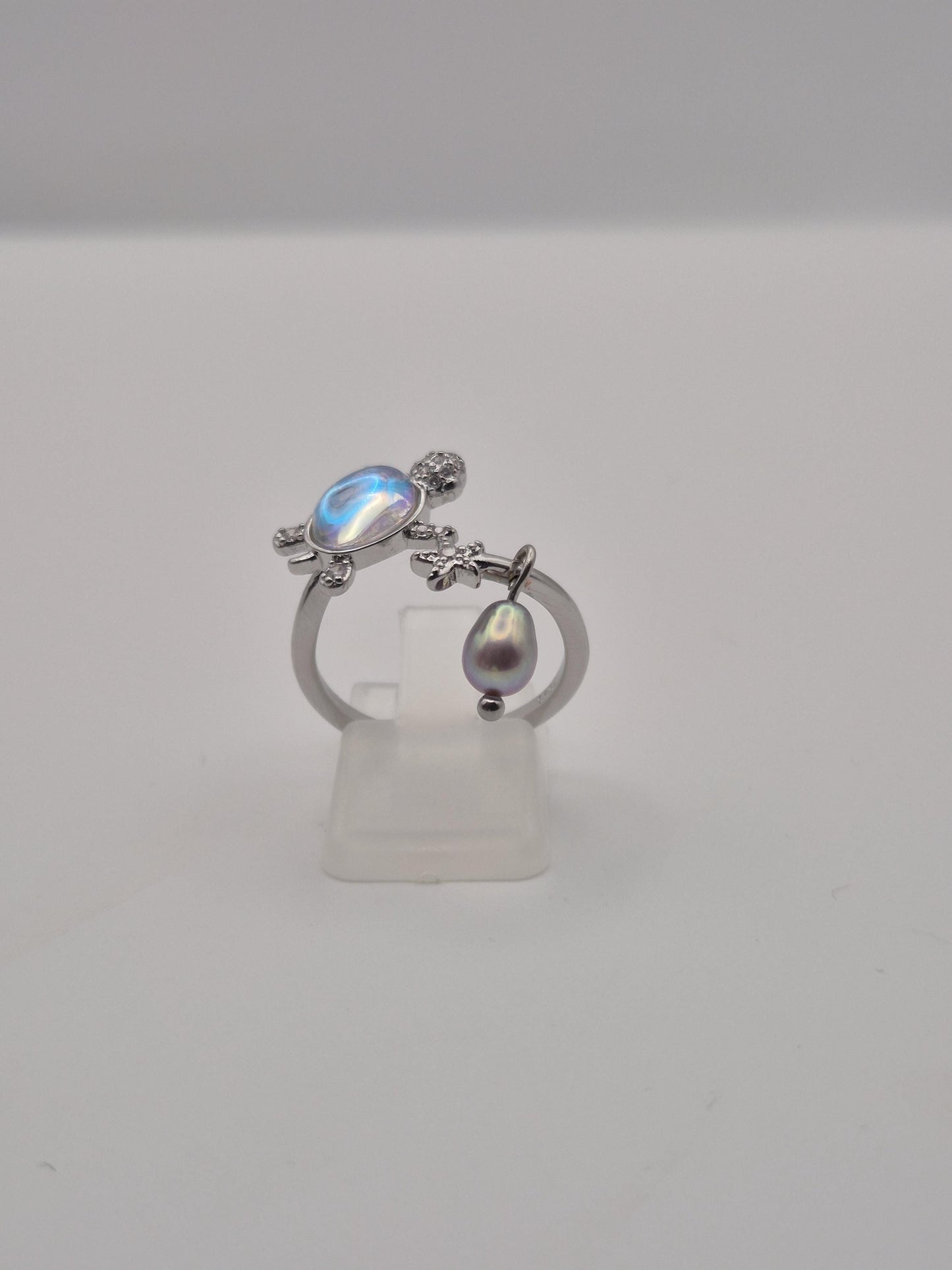 Opalescent Turtle Mini Pearl Ring