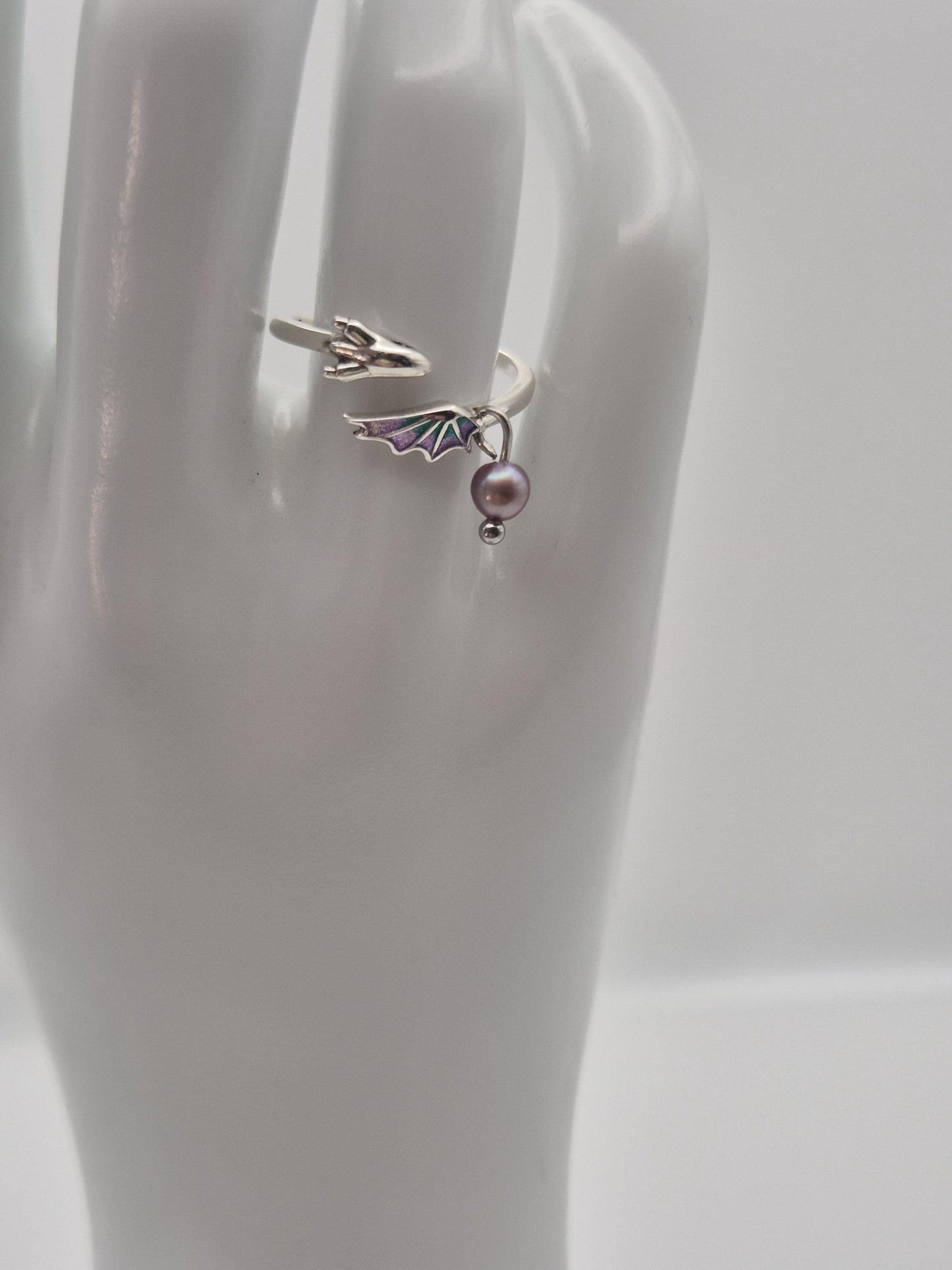 Simple Dragon Mini Pearl Ring
