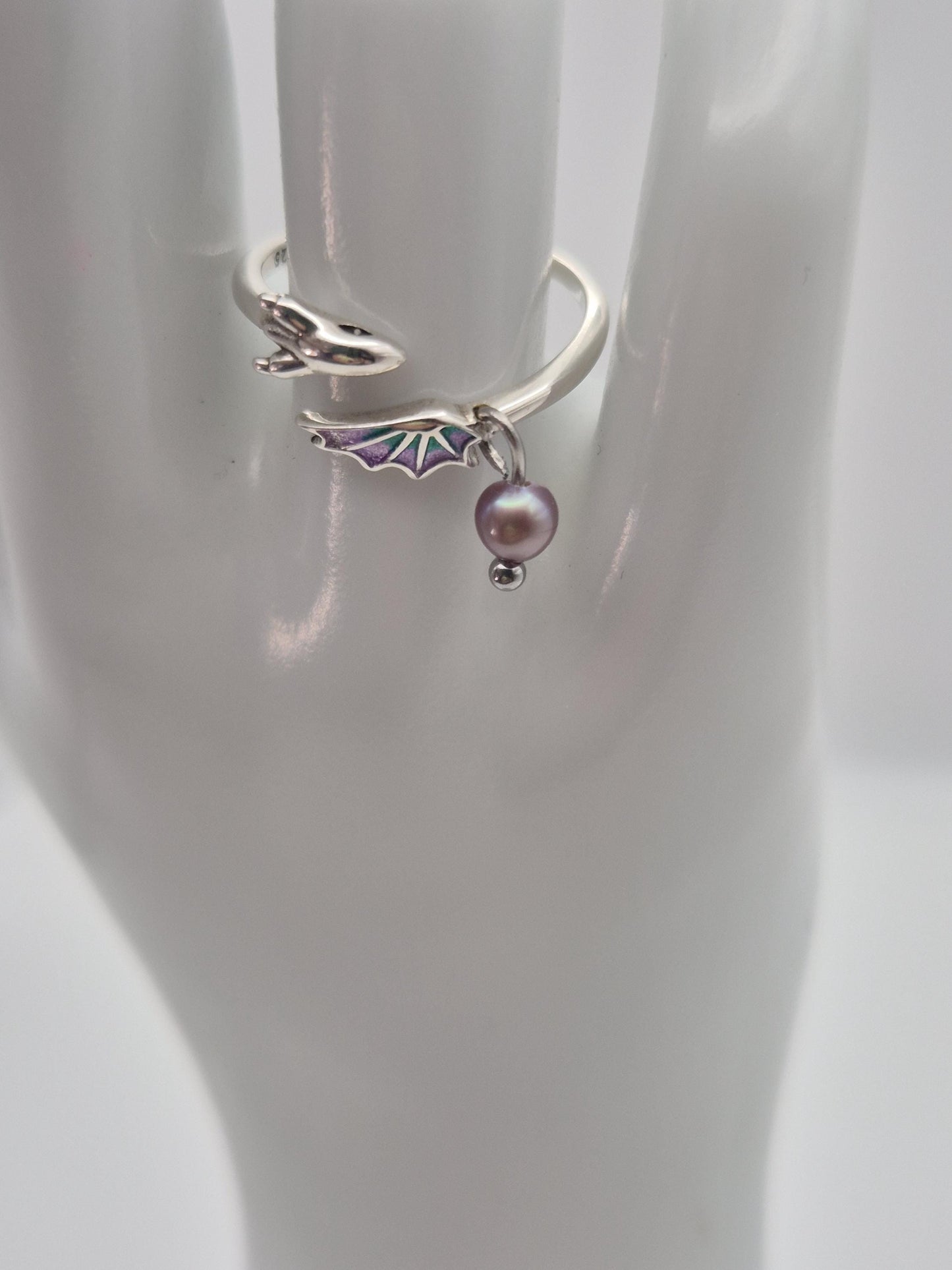 Simple Dragon Mini Pearl Ring