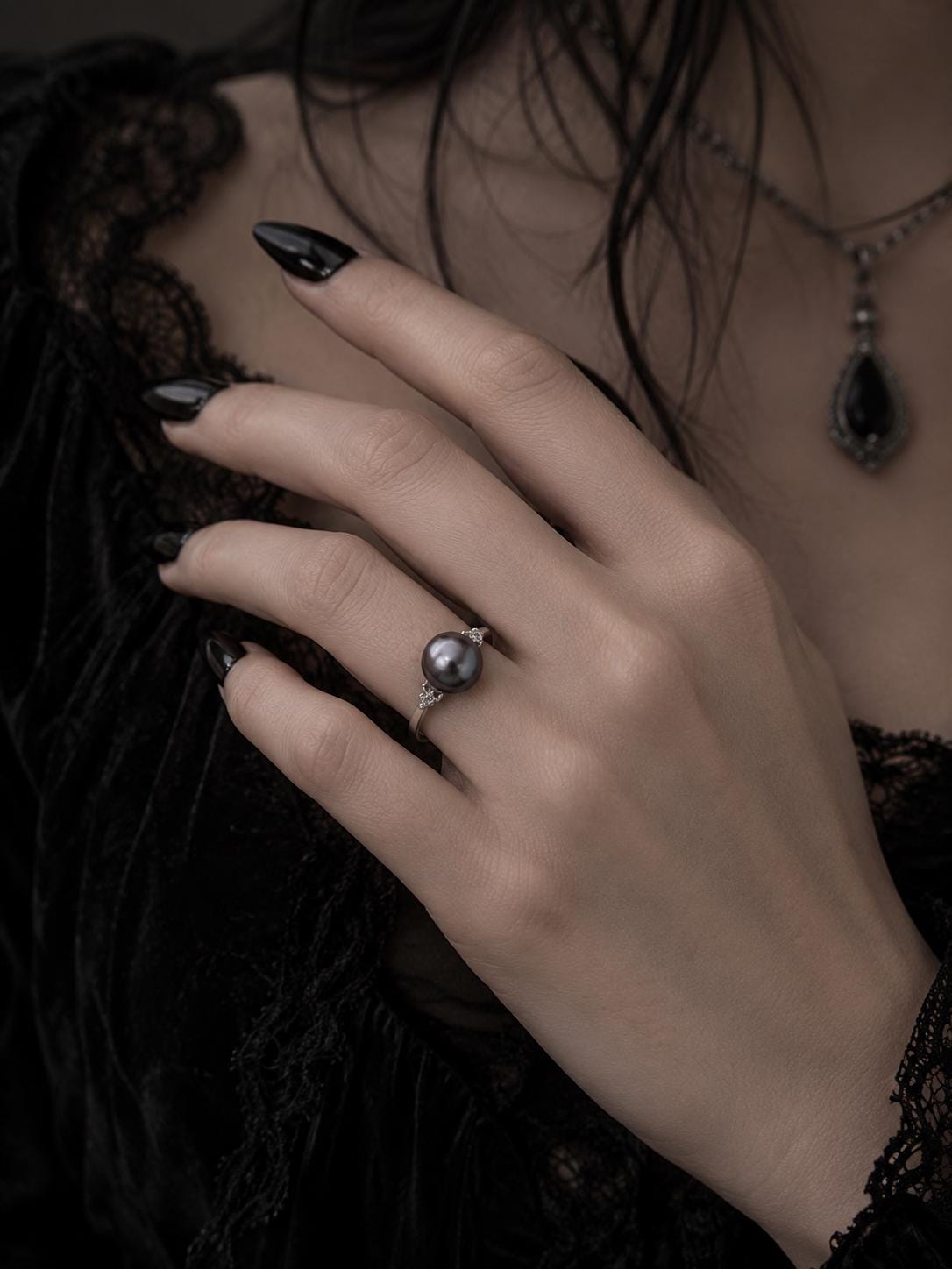 Mystic Midnight Lustre Pearl Ring