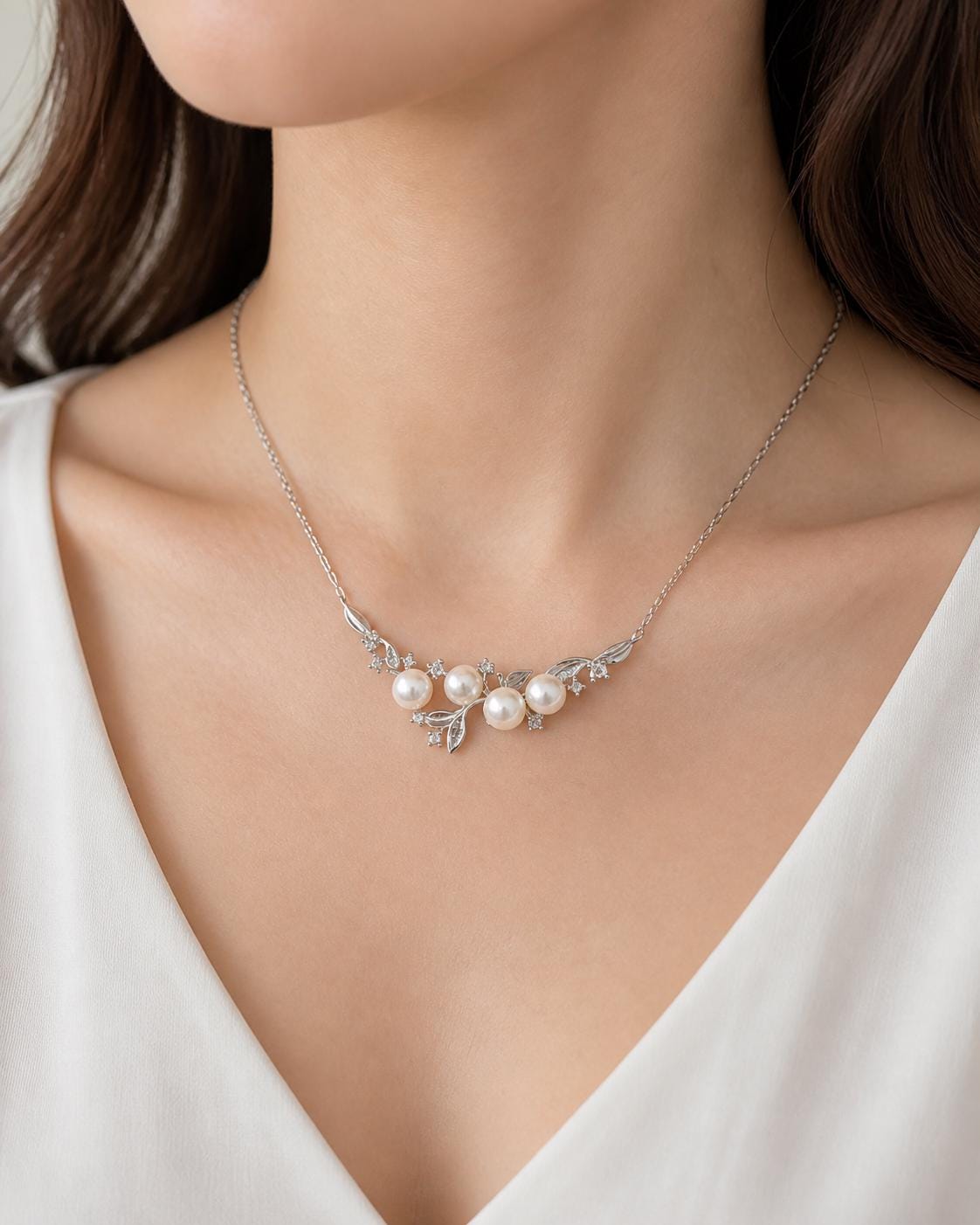Floral Smile Saltwater Pearl Necklace