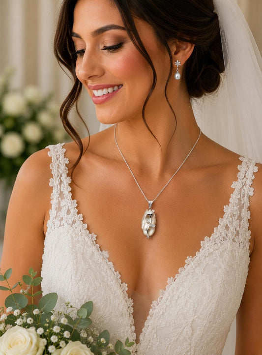 Tulip Wrap King Pearl Pendant