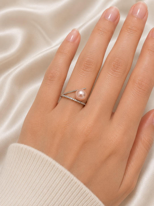 The Seraphime Pearl Ring in Sterling Silver