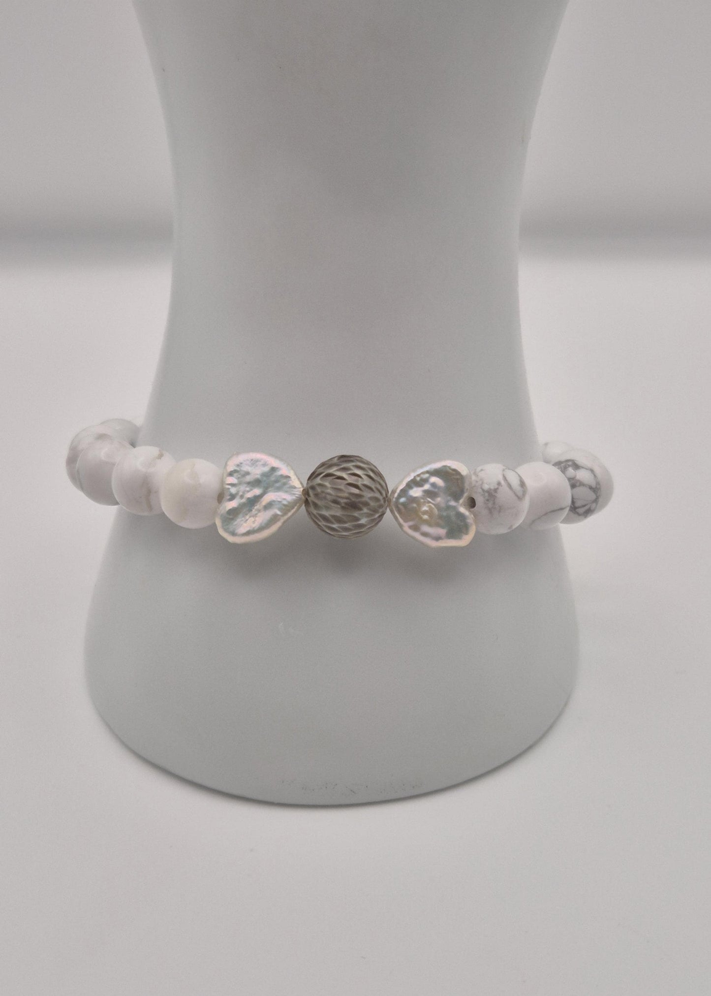 White Howlite and Black Tahitian Stretch Bracelet