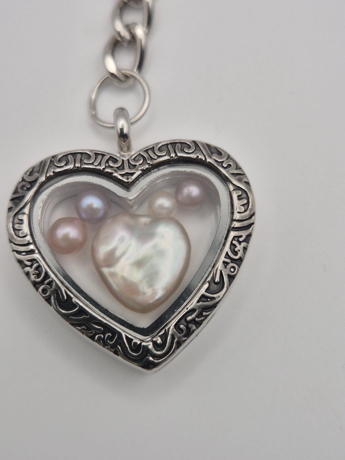 Loving Heart Multiple Pearl Magnetic Keychain