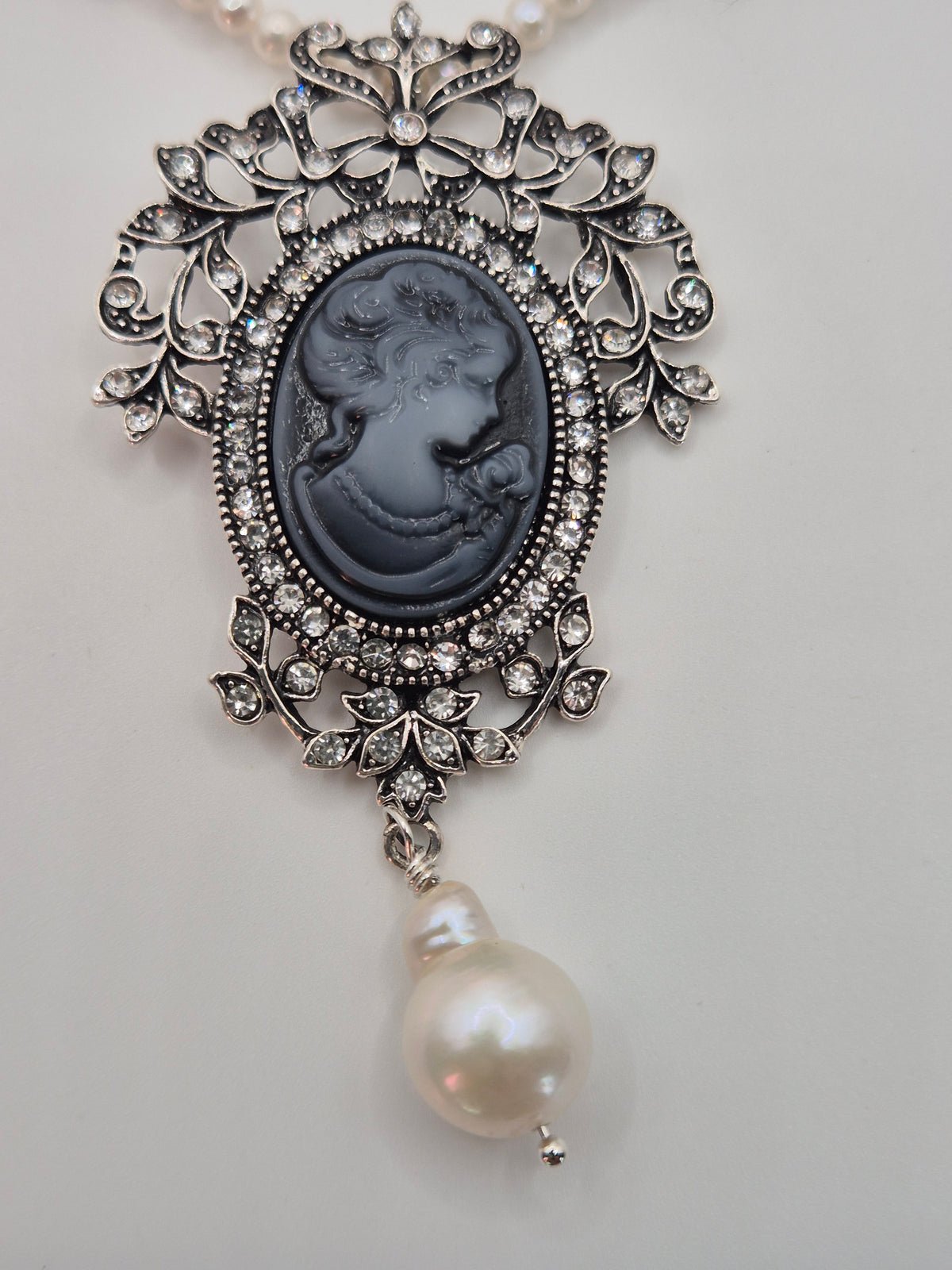 Vintage Duchess Cameo Pearl Necklace