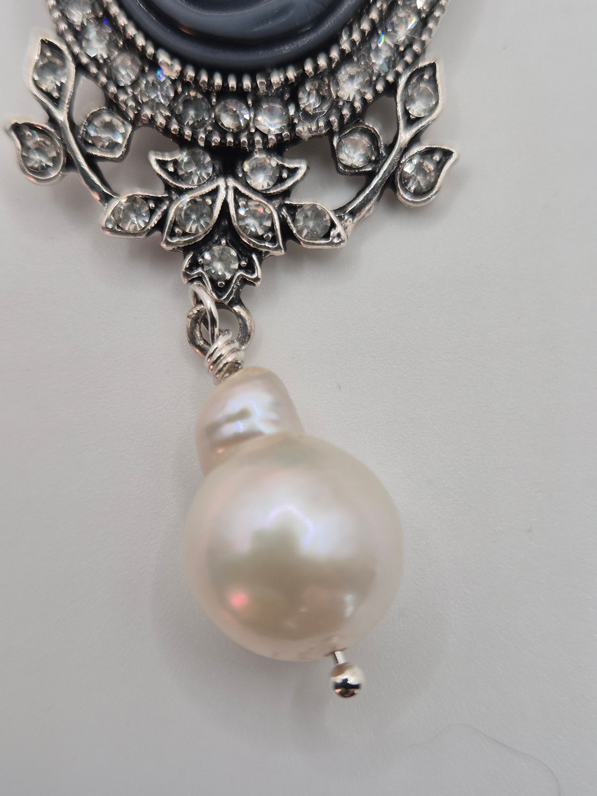 Vintage Duchess Cameo Pearl Necklace