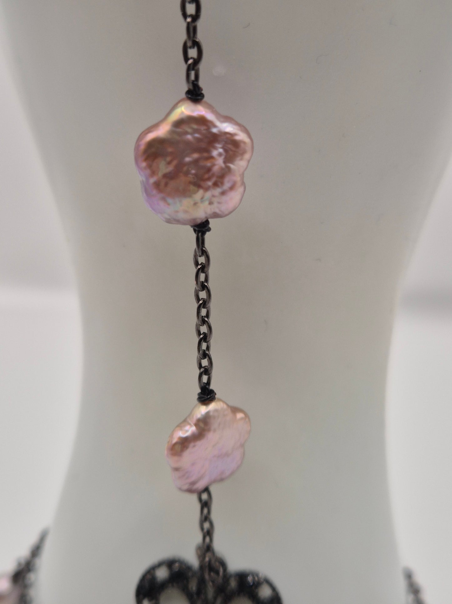 Flower Power Pearl Handchain
