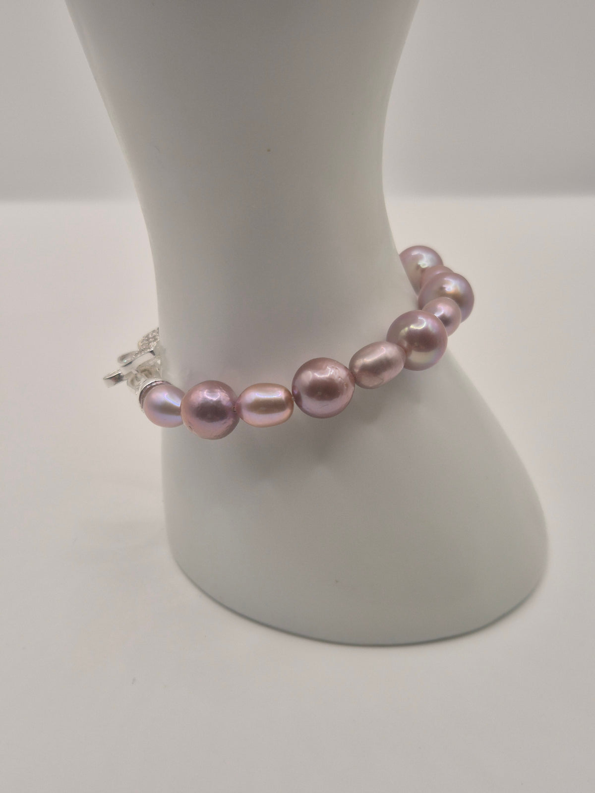 Lilac Flutter Pearl Bracelet