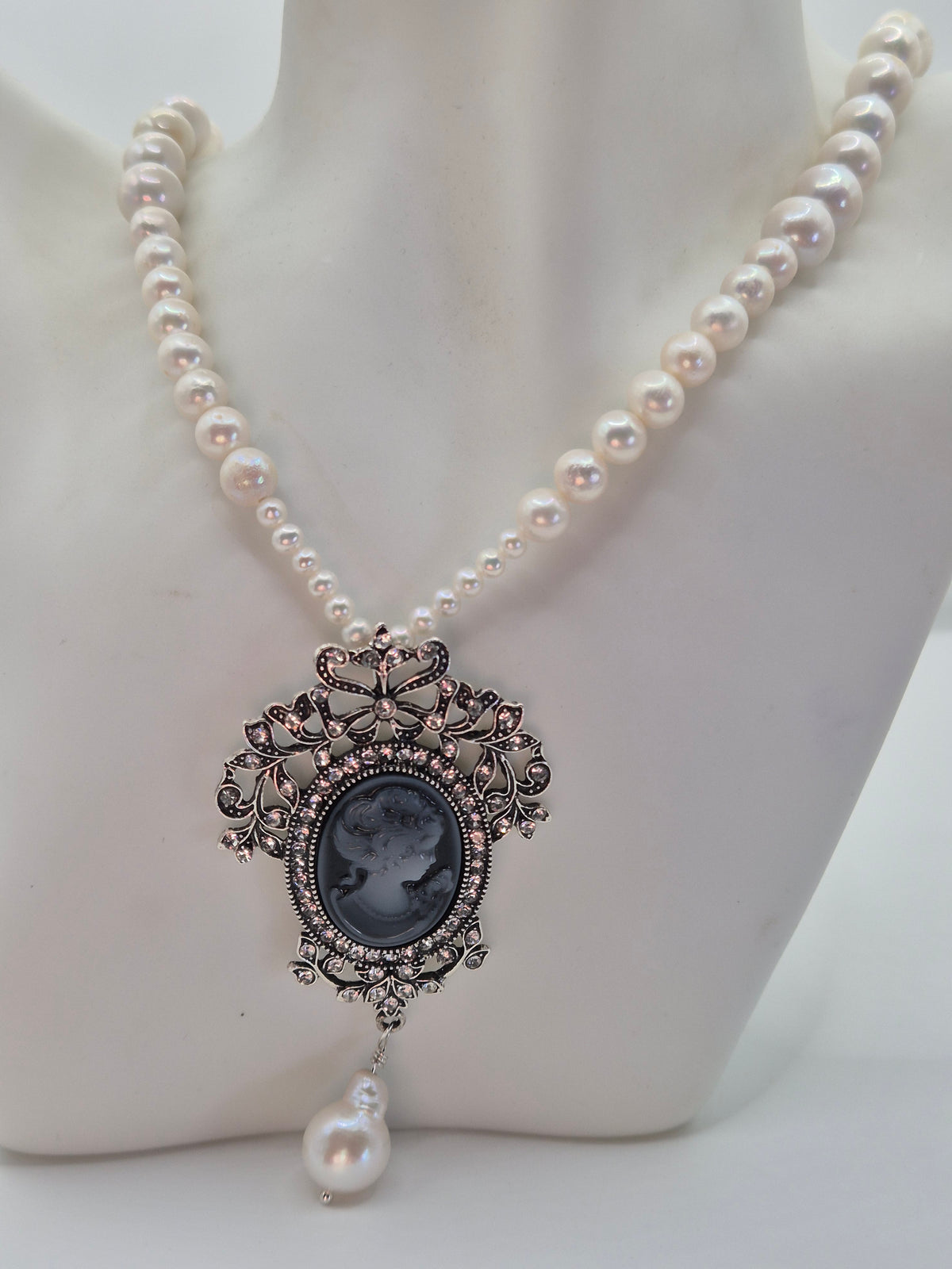 Vintage Duchess Cameo Pearl Necklace