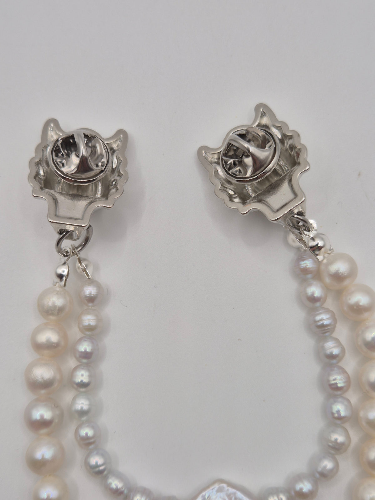 Wonderful Wolf Double Pearl Strand Lapel Pin