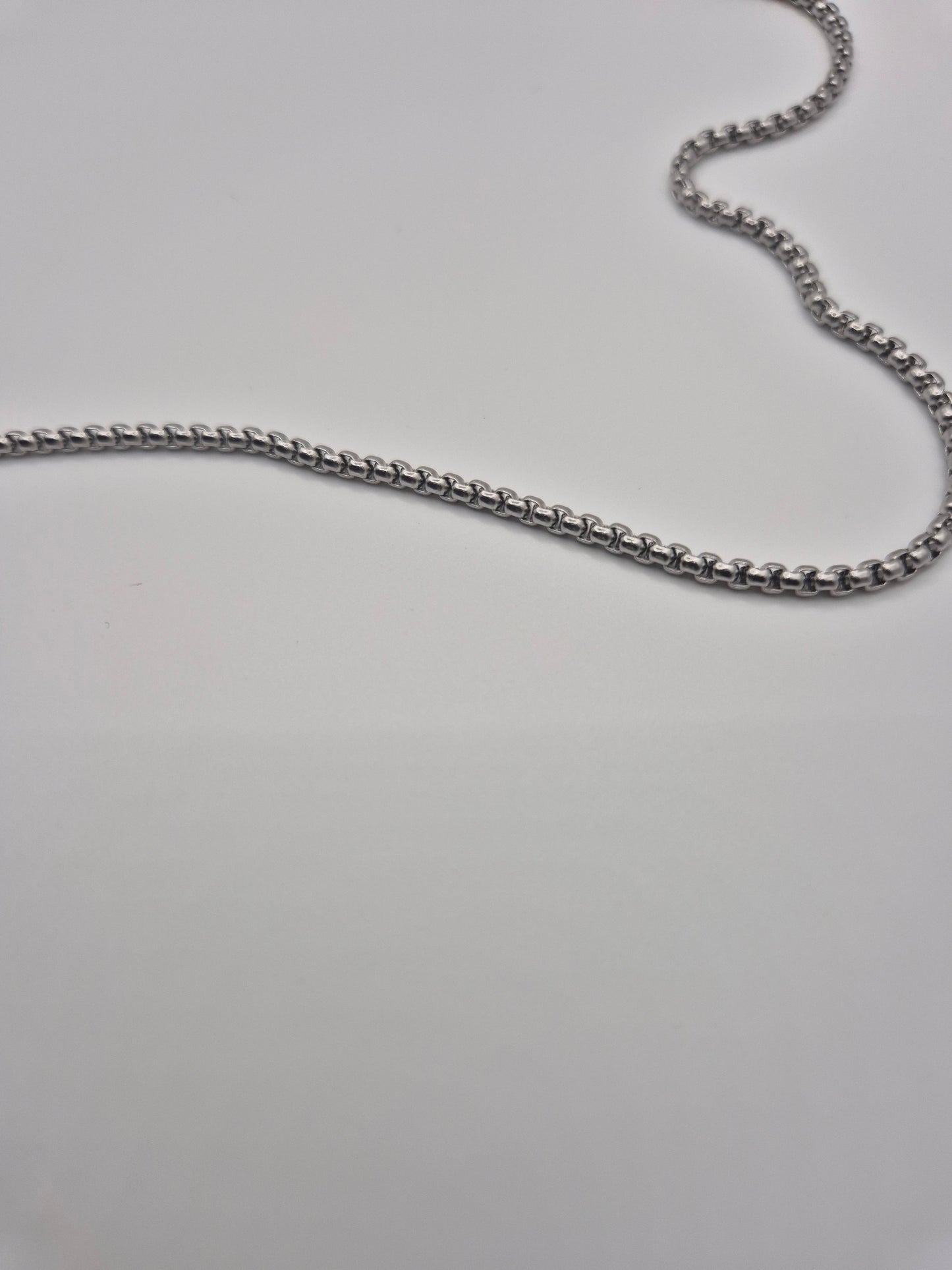 Tribal Feather & King Pearl Chunky Pendant Necklace